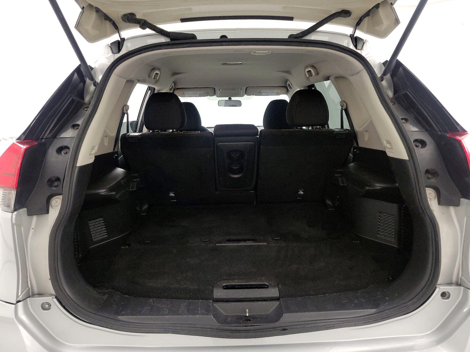 2017 Nissan Rogue SV - Photo 21