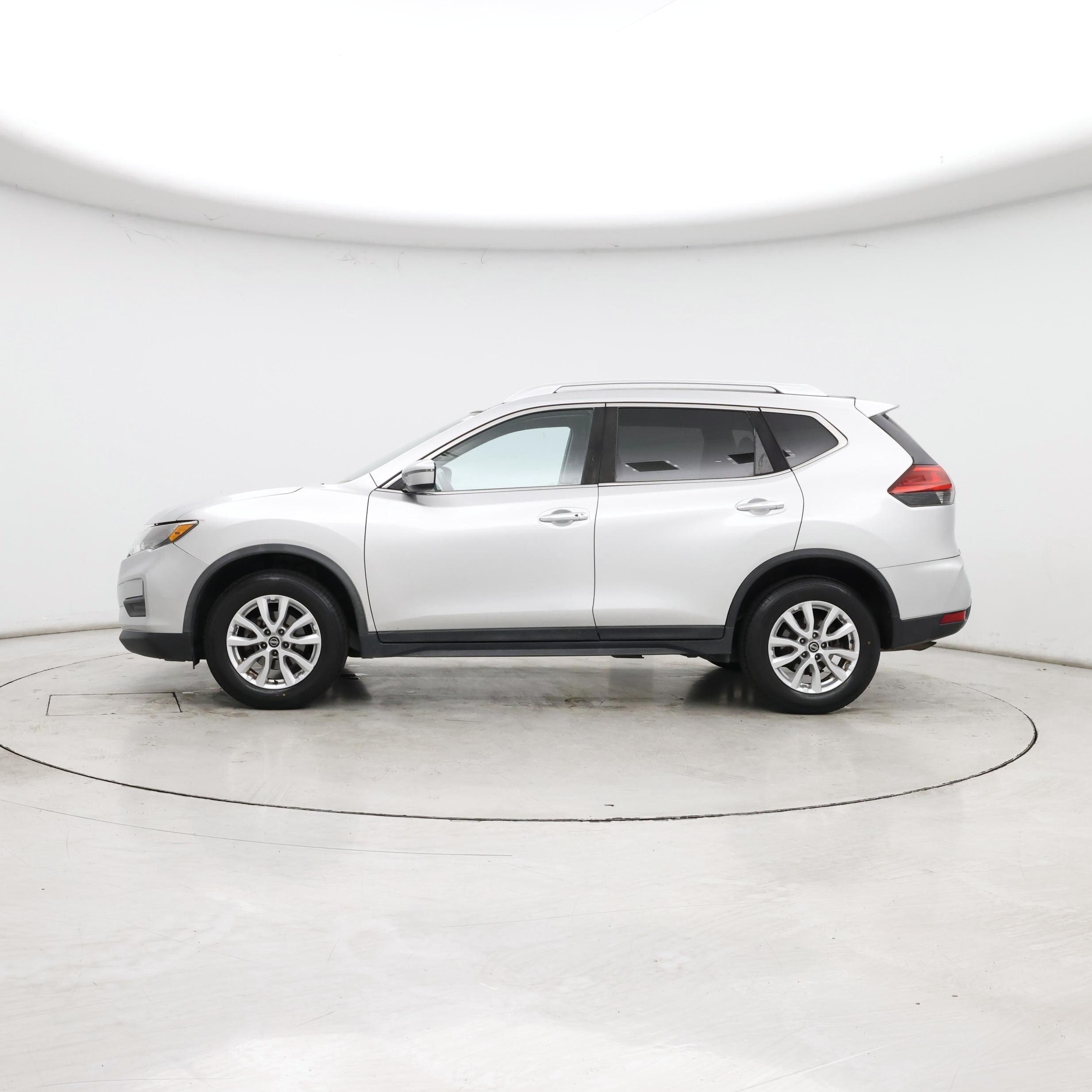 Thumbnail: 2017 Nissan Rogue - 3