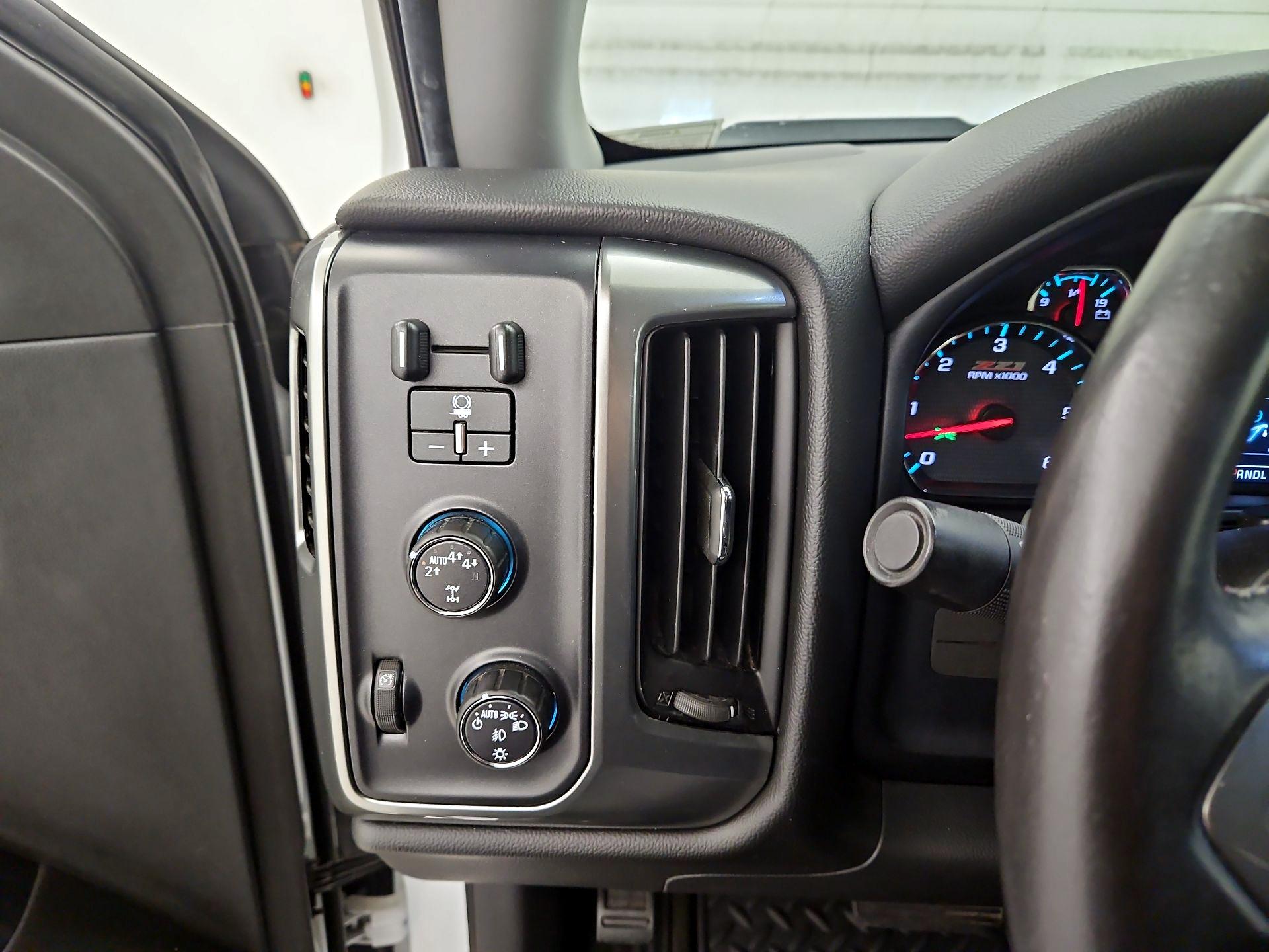 Thumbnail: 2017 Chevrolet Silverado 1500 - 13