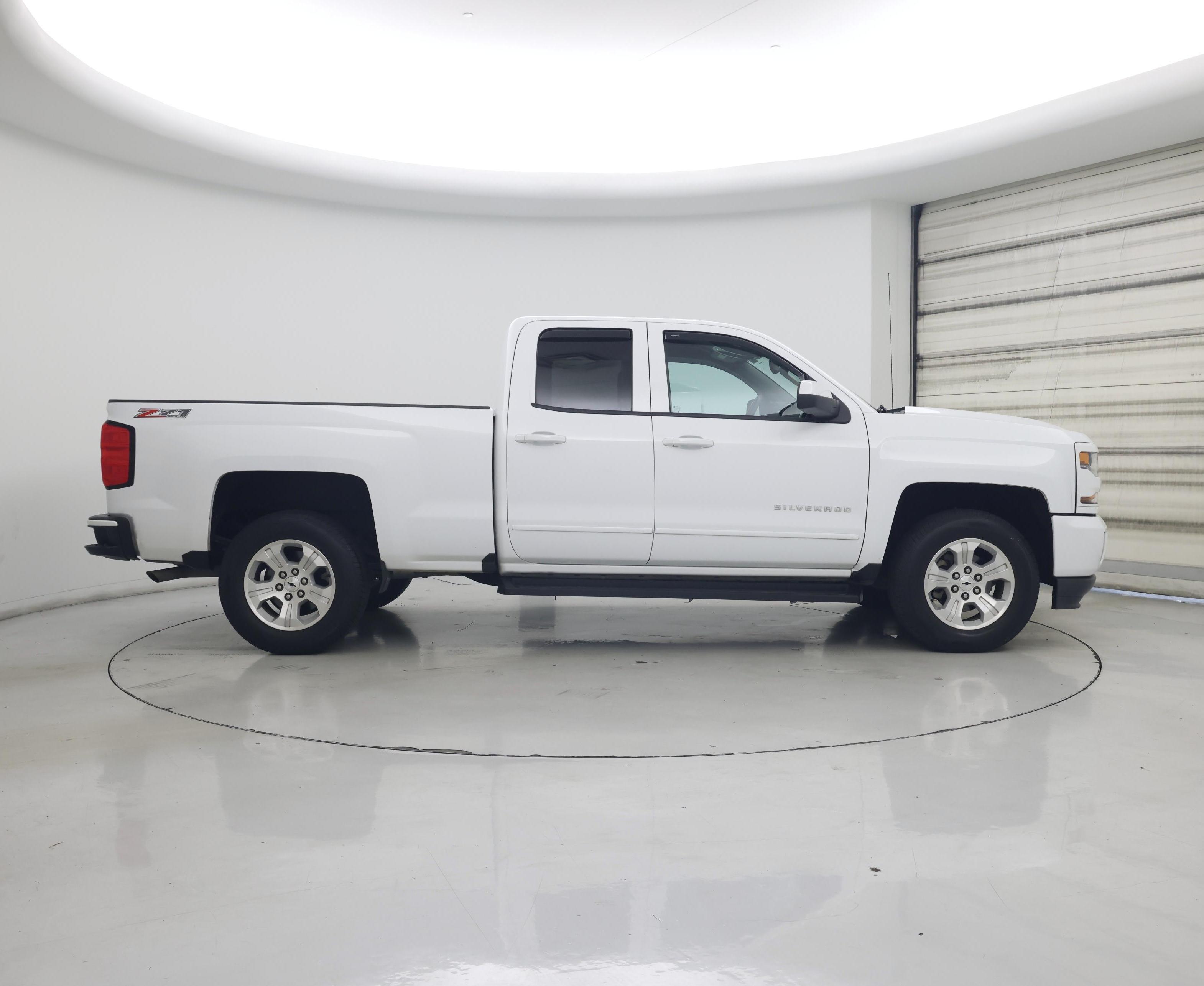 Thumbnail: 2017 Chevrolet Silverado 1500 - 7
