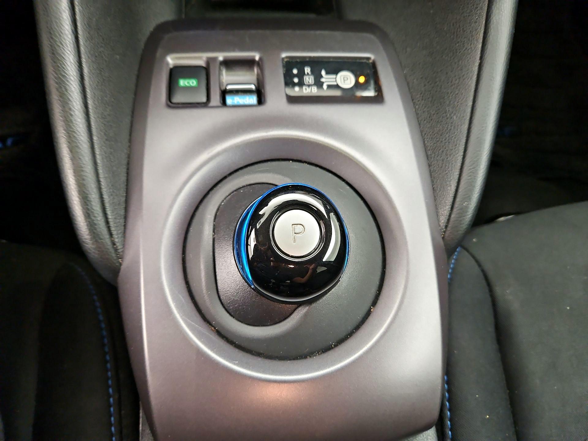 Thumbnail: 2022 Nissan Leaf - 17