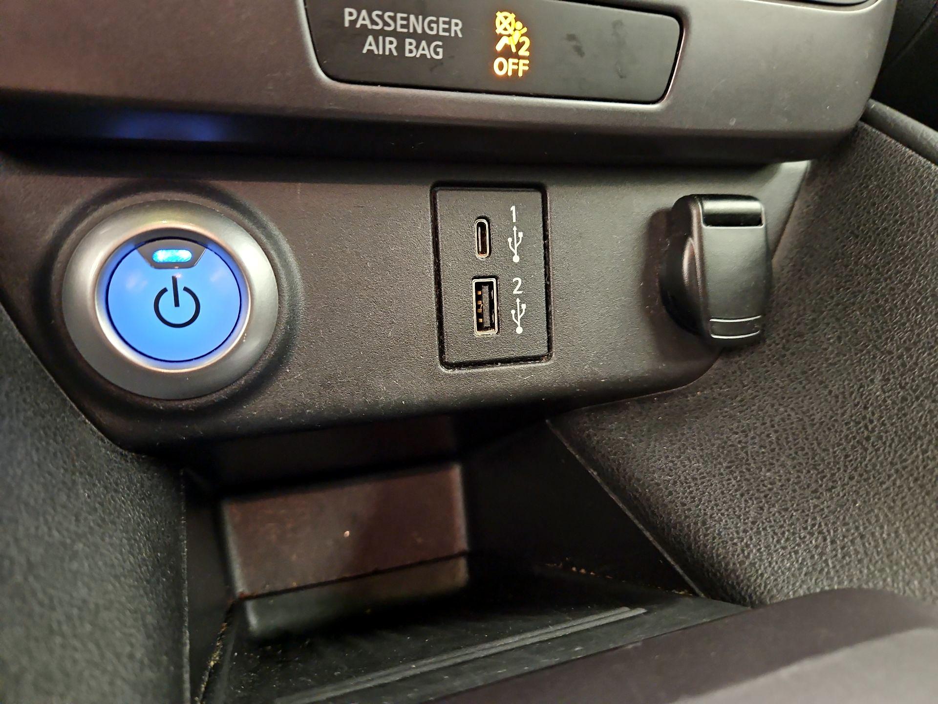 Thumbnail: 2022 Nissan Leaf - 18