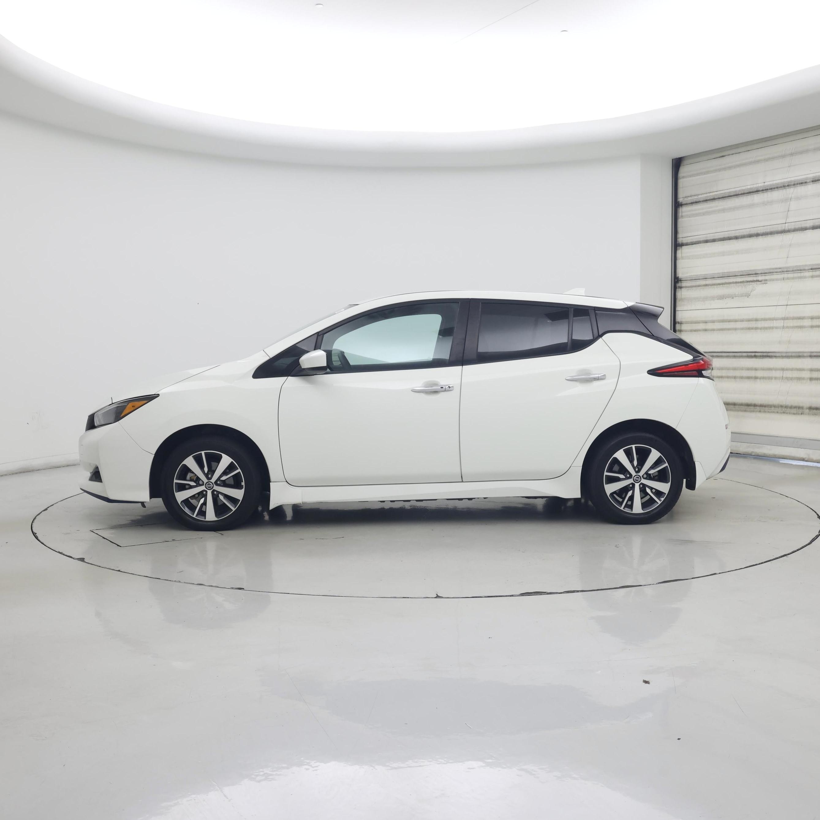 Thumbnail: 2022 Nissan Leaf - 3