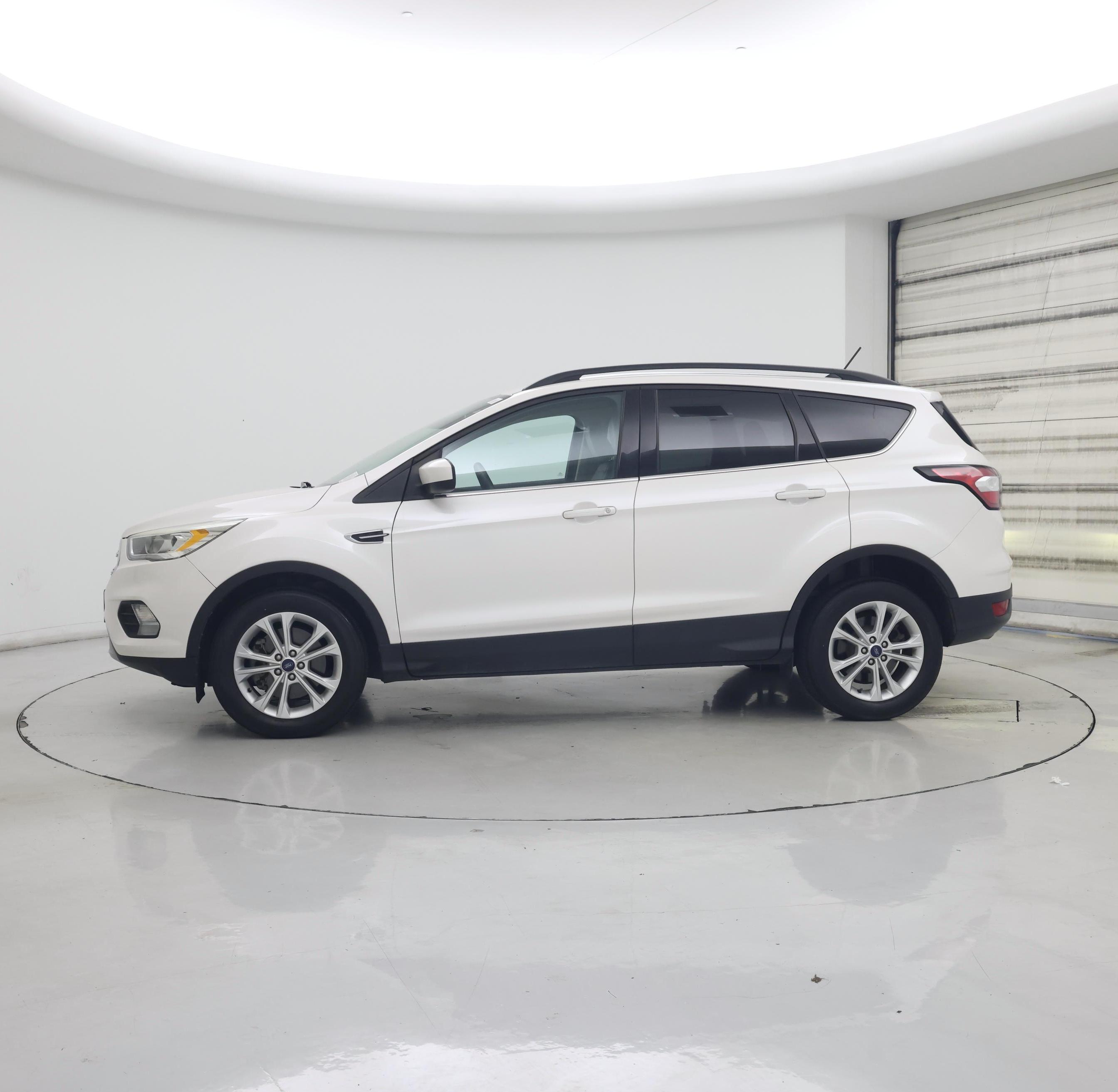 Thumbnail: 2018 Ford Escape - 3