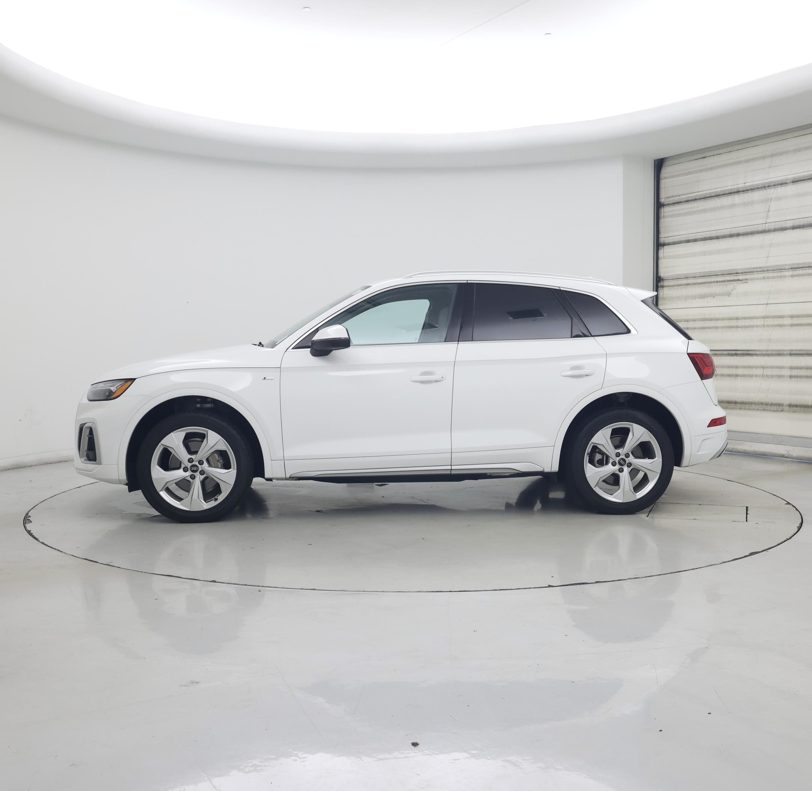 Thumbnail: 2023 Audi Q5 - 3