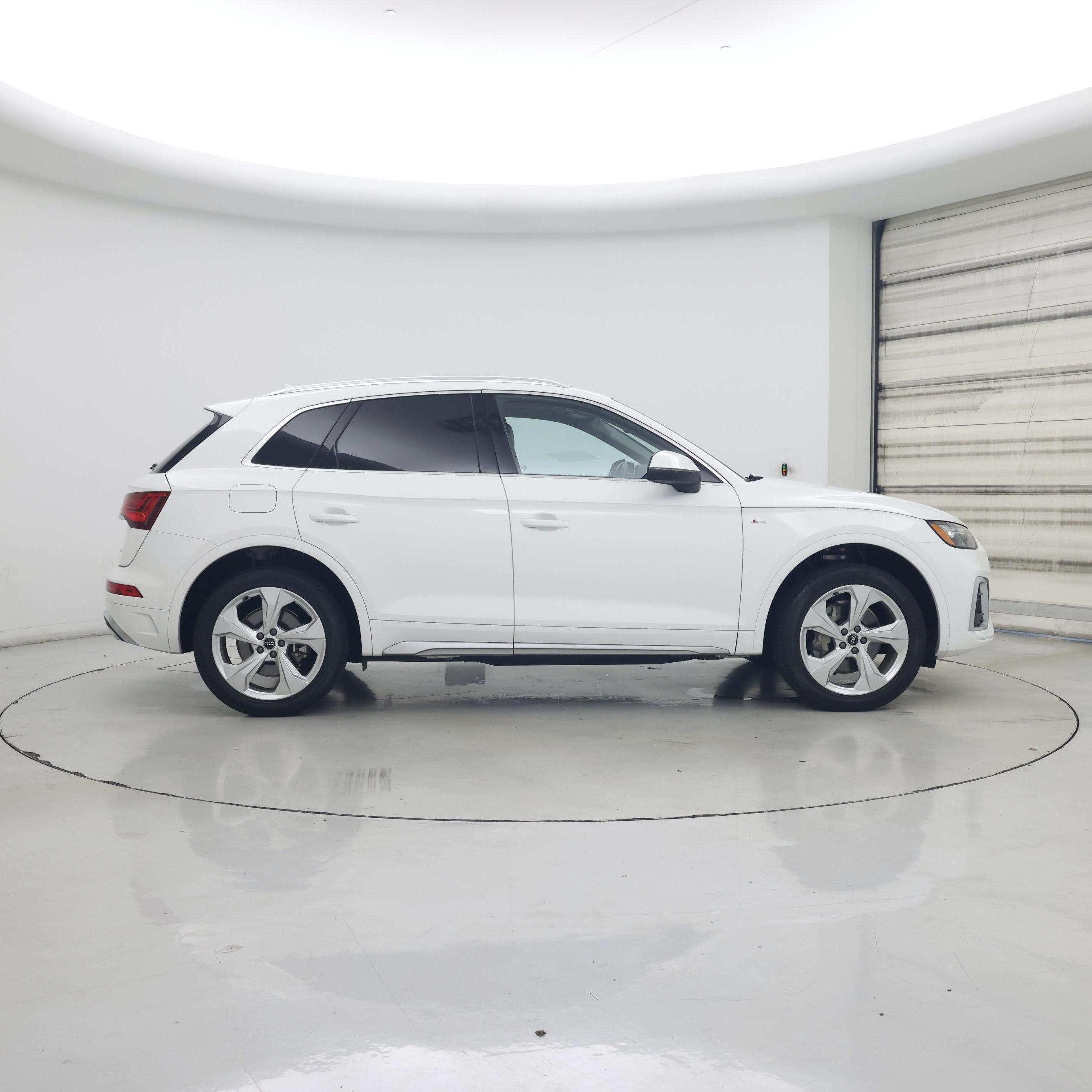Thumbnail: 2023 Audi Q5 - 7
