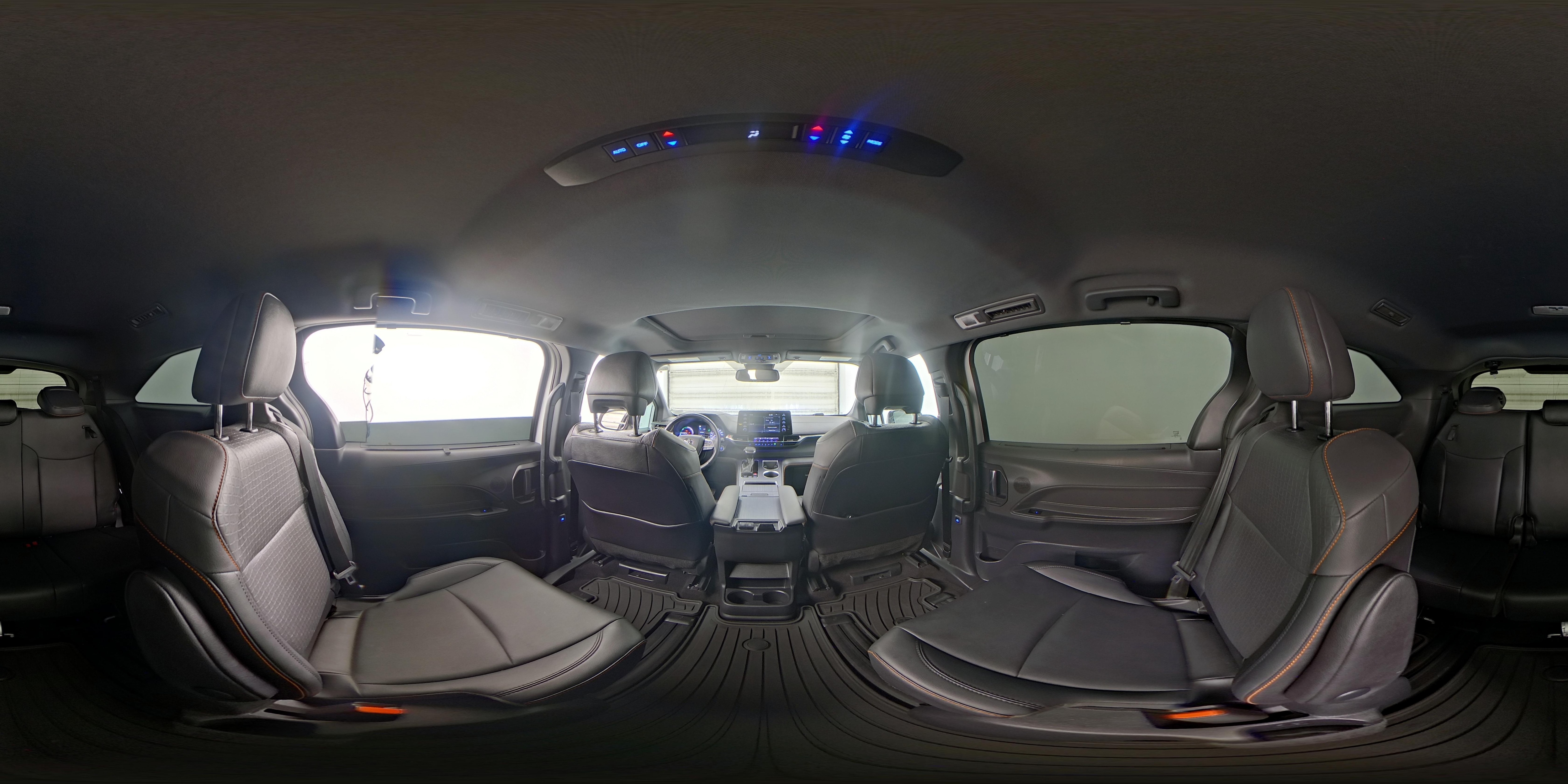 2021 Toyota Sienna XSE - Photo 29