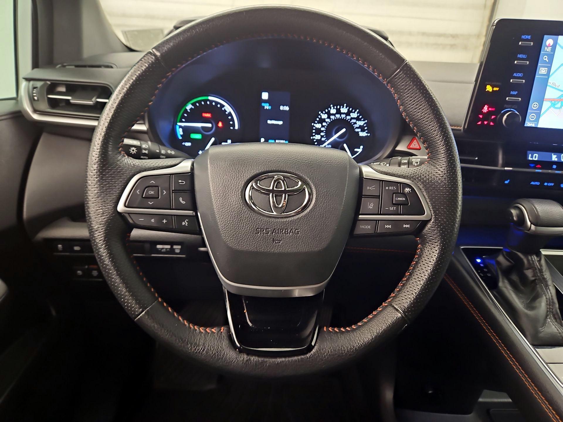 Thumbnail: 2021 Toyota Sienna - 10