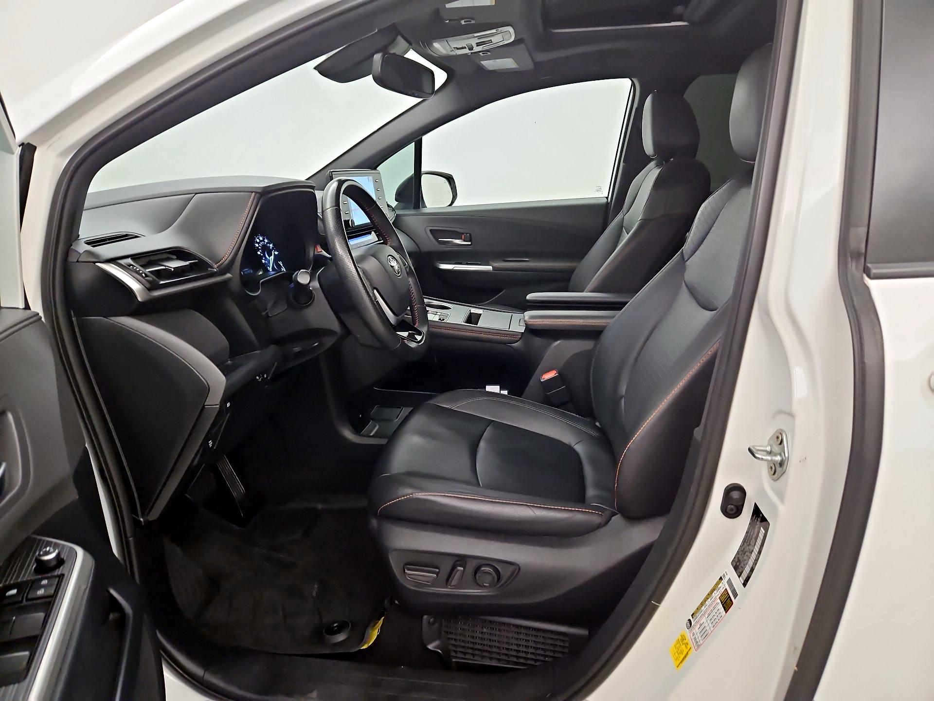 Thumbnail: 2021 Toyota Sienna - 11