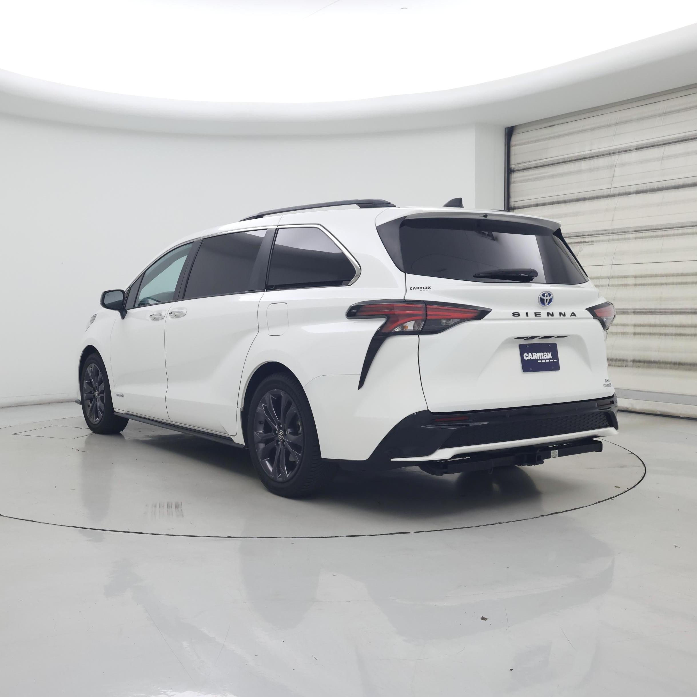 Thumbnail: 2021 Toyota Sienna - 2