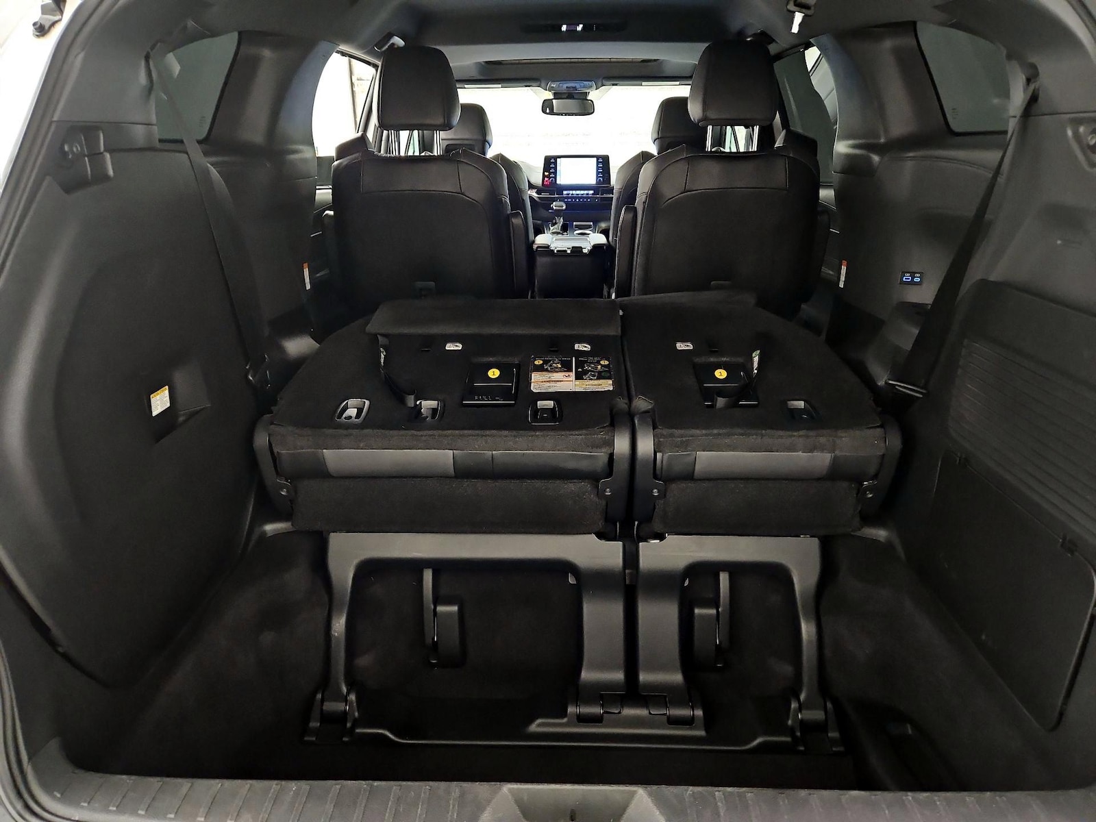 2021 Toyota Sienna XSE - Photo 25