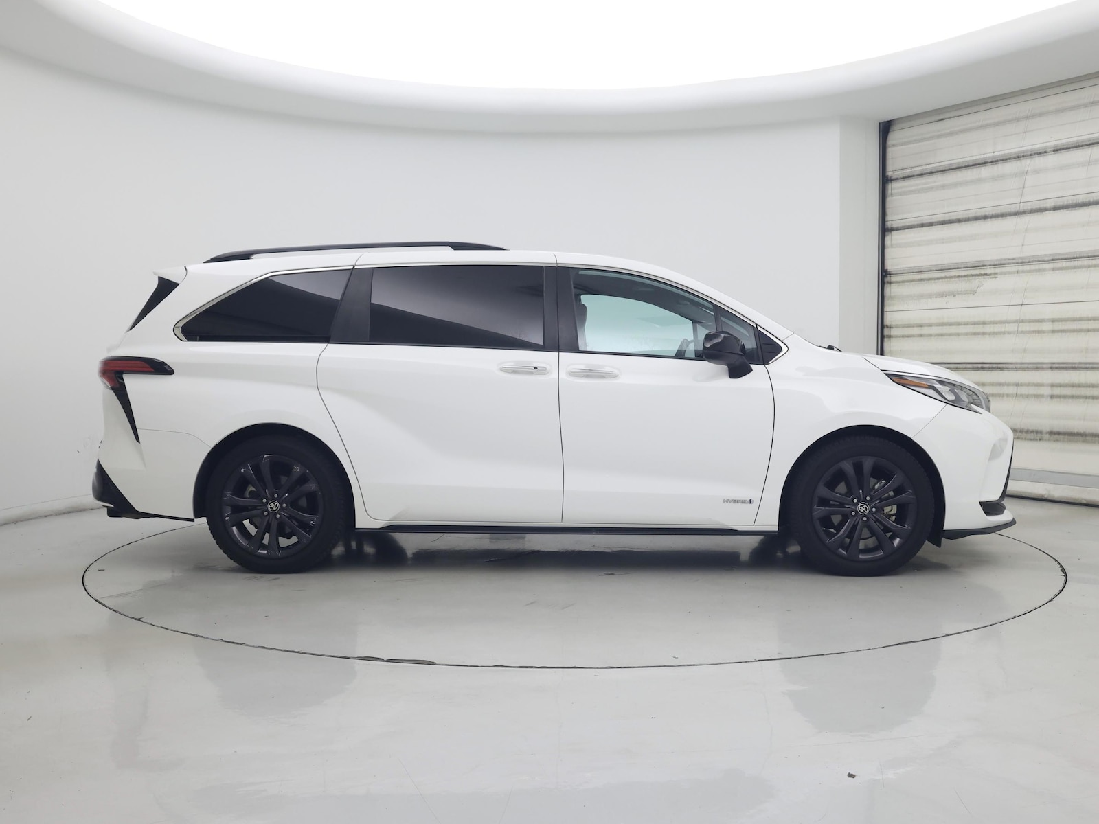 2021 Toyota Sienna XSE - Photo 8
