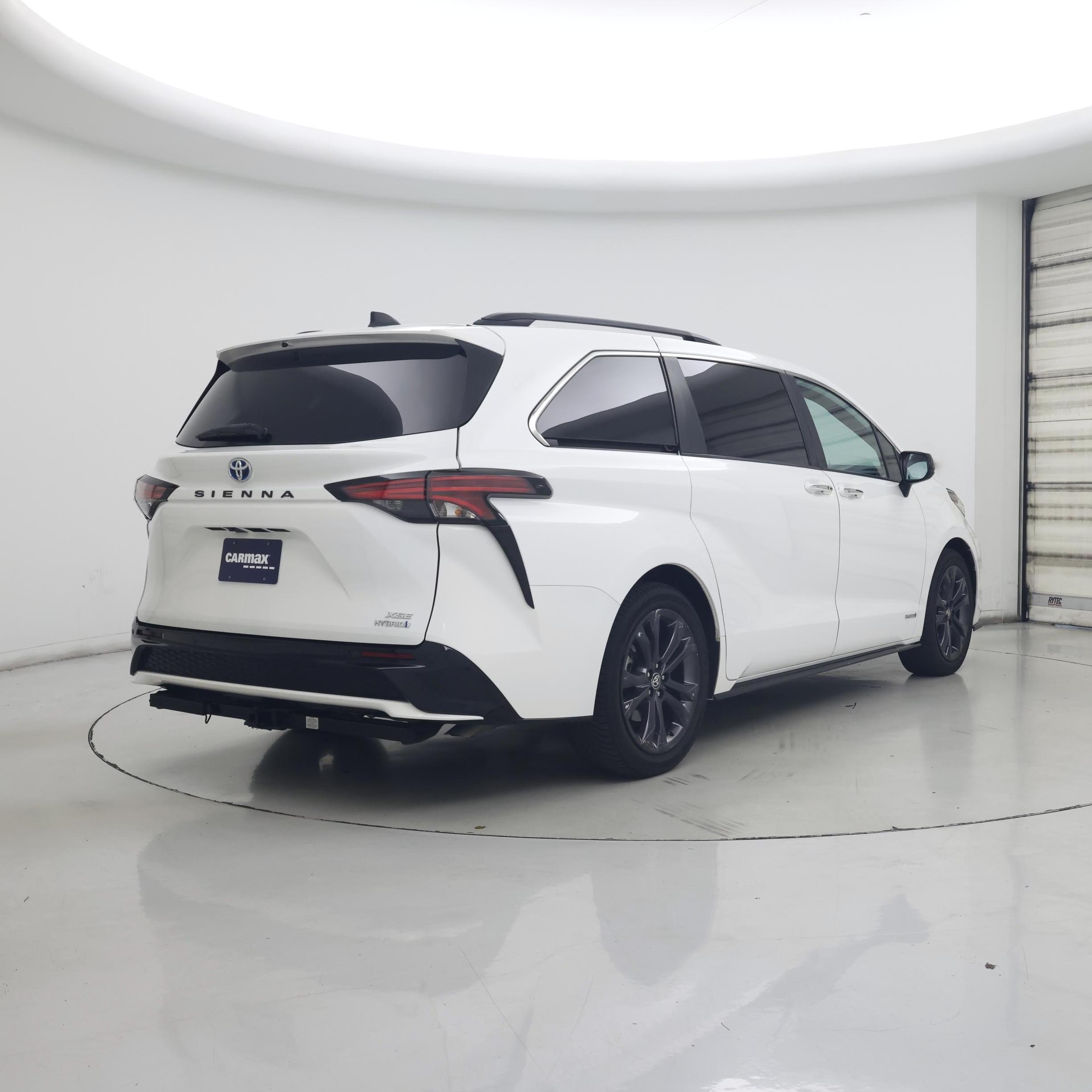 Thumbnail: 2021 Toyota Sienna - 8