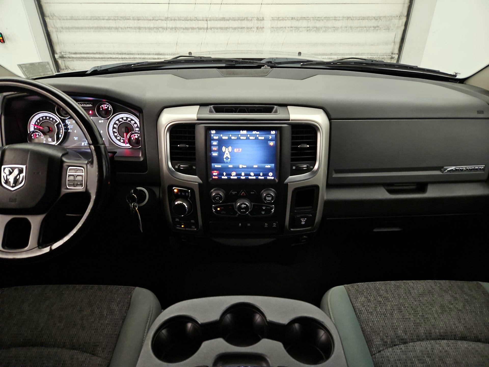 Thumbnail: 2019 RAM 1500 Classic - 9