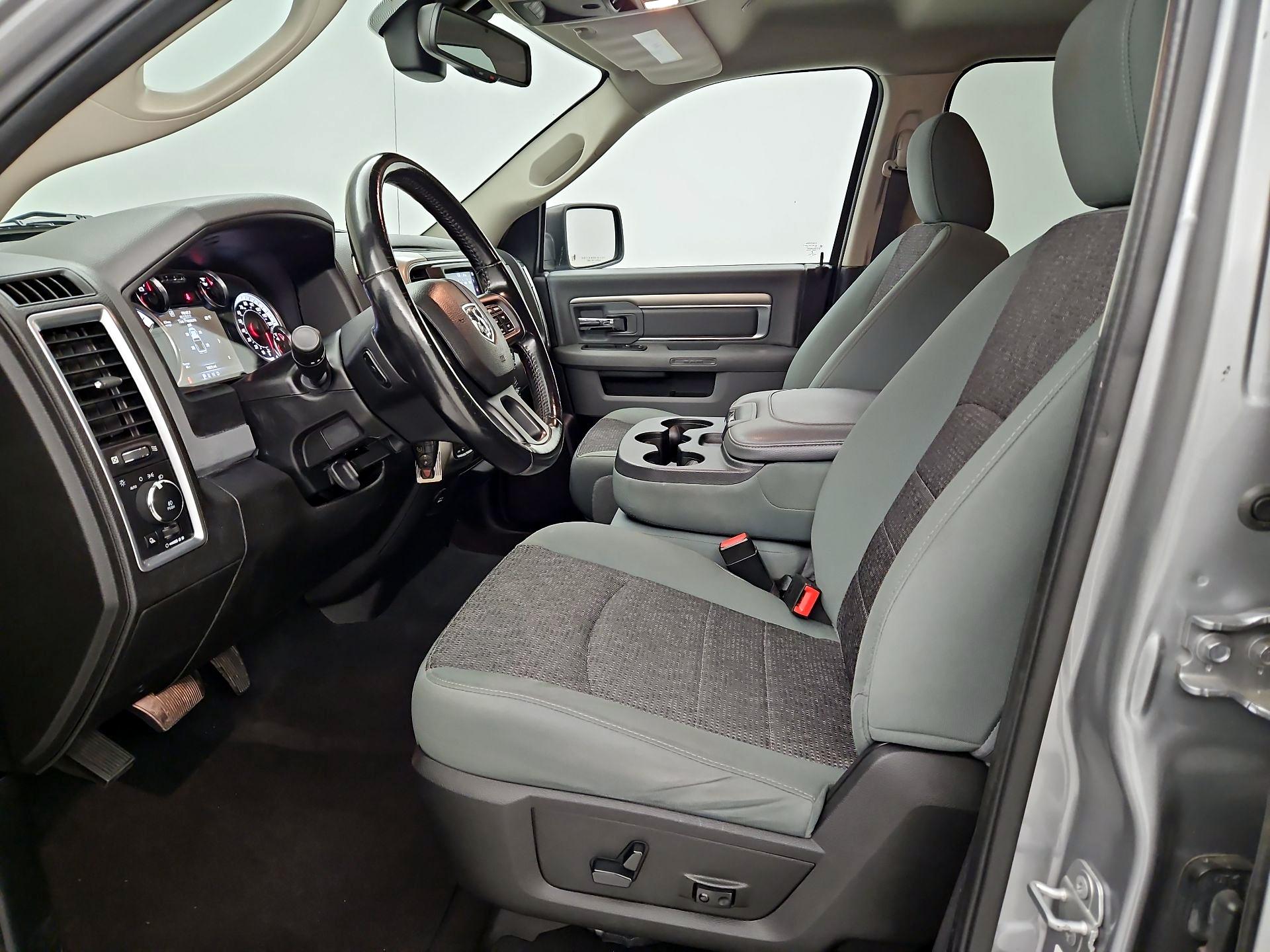 Thumbnail: 2019 RAM 1500 Classic - 11