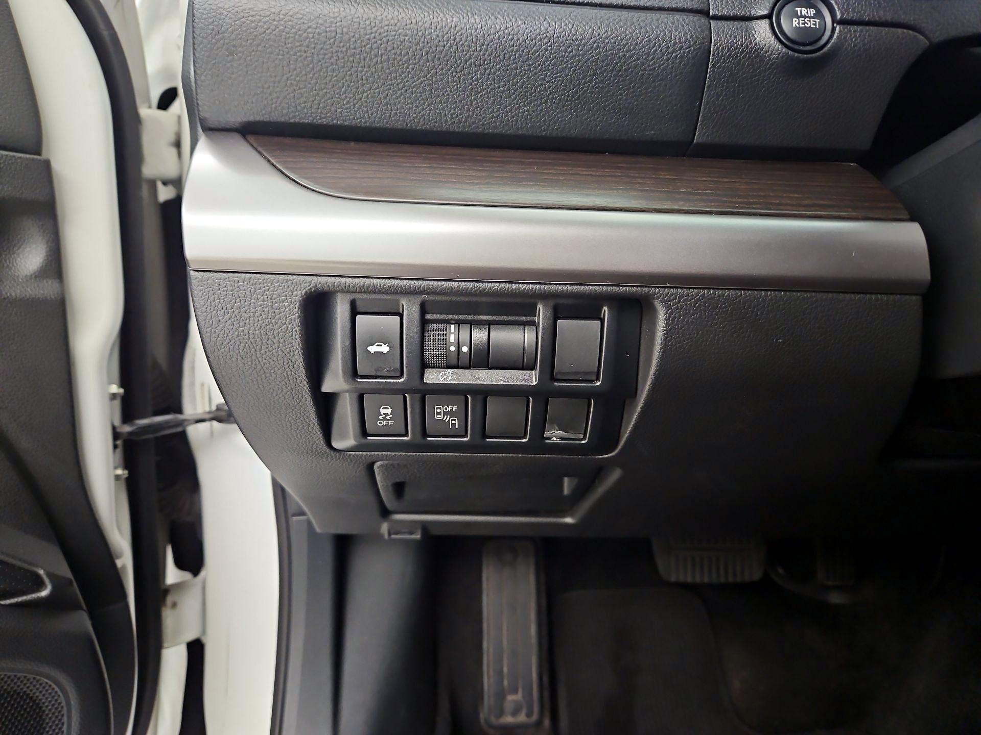 Thumbnail: 2015 Subaru Legacy - 13
