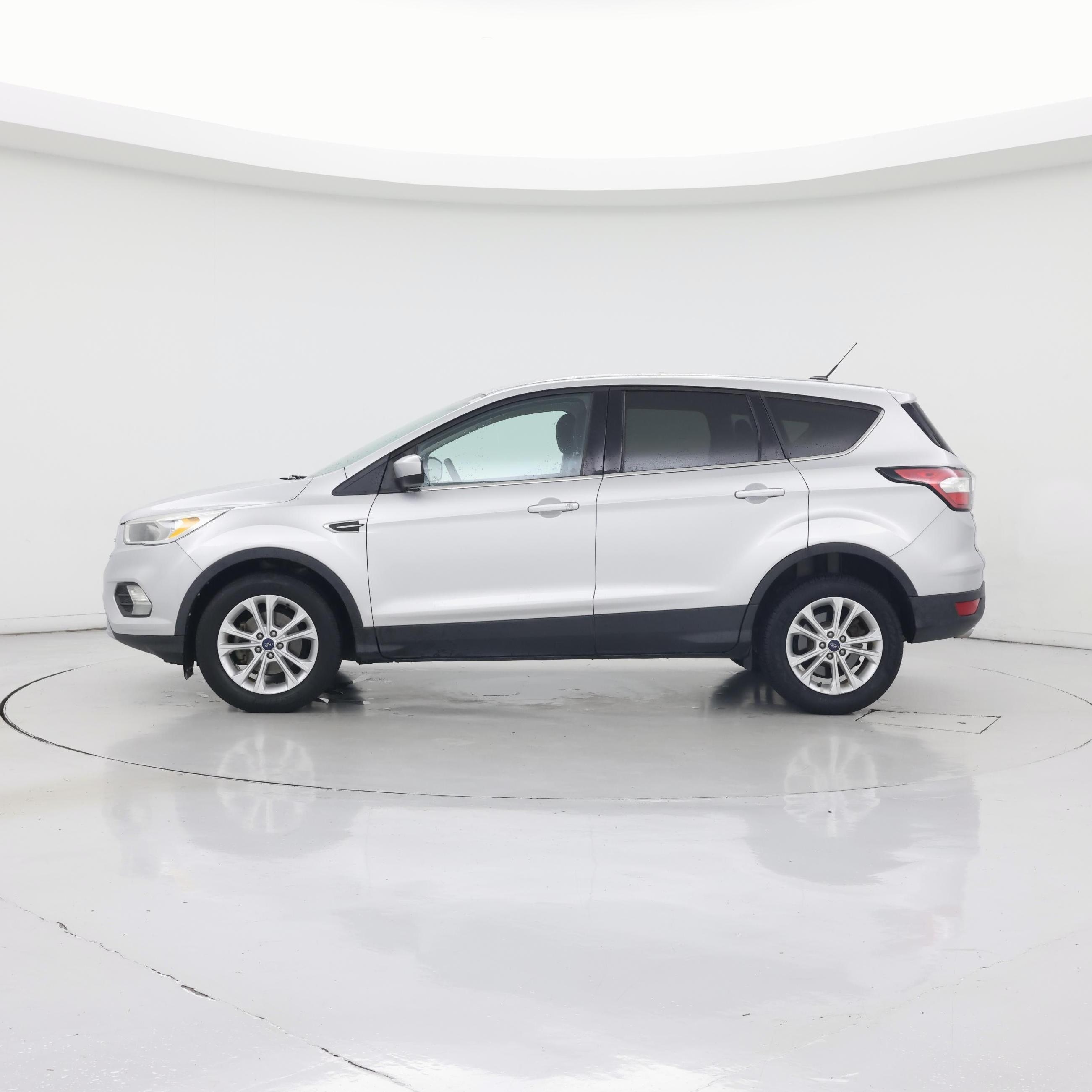 Thumbnail: 2017 Ford Escape - 3