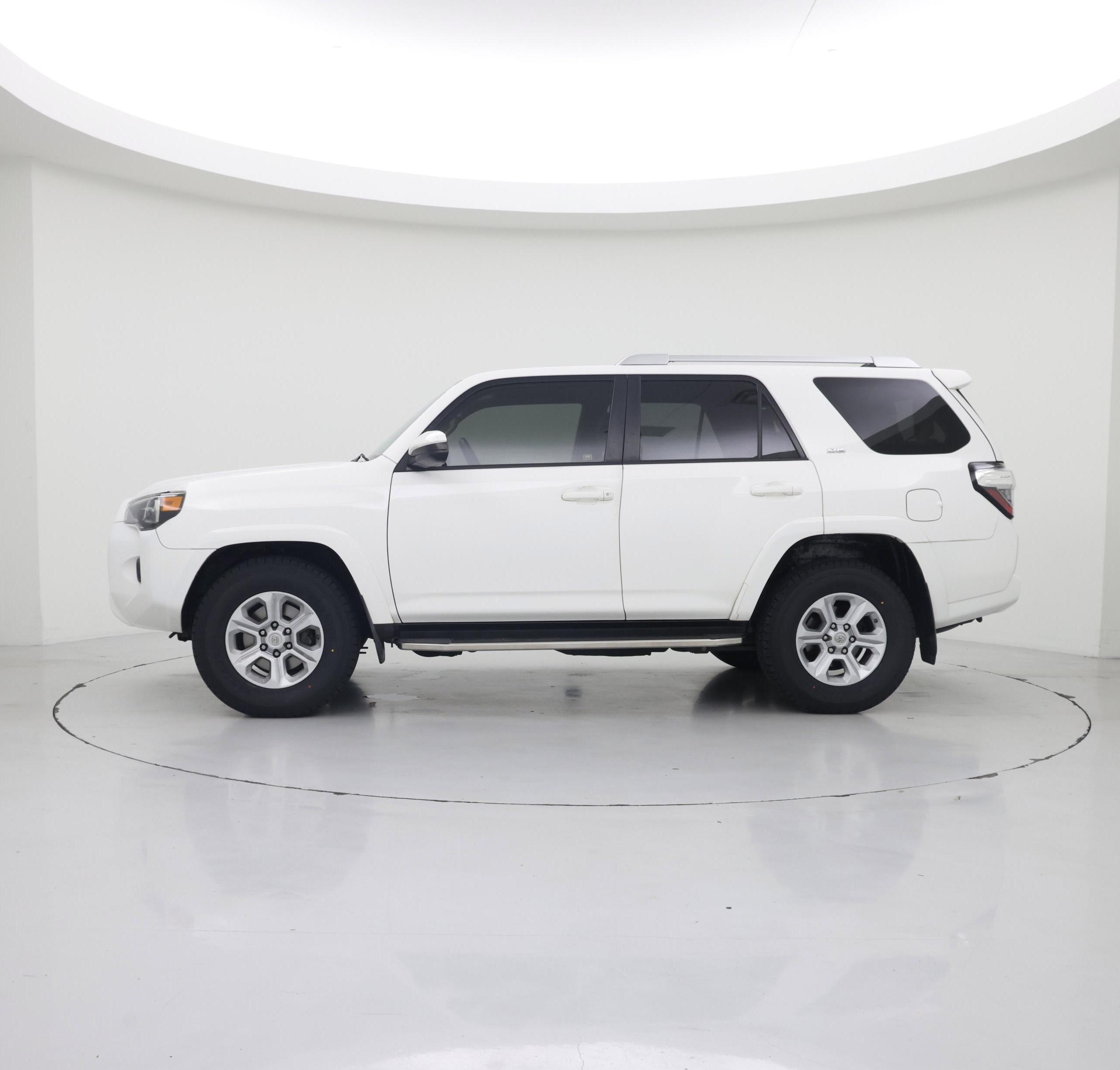 Thumbnail: 2018 Toyota 4Runner - 3