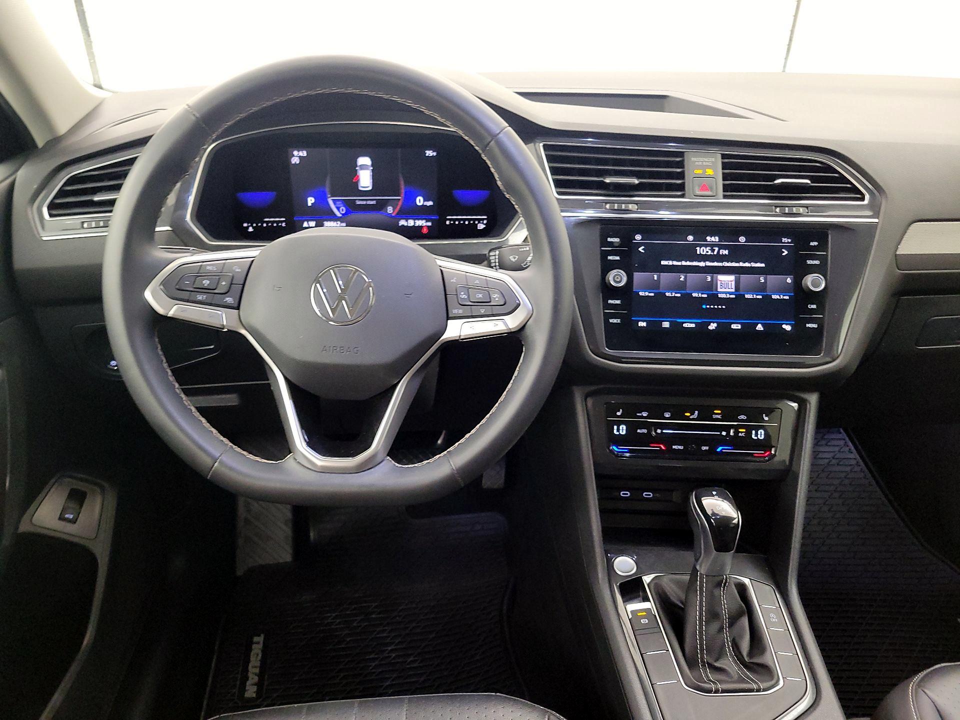 Thumbnail: 2022 Volkswagen Tiguan - 10