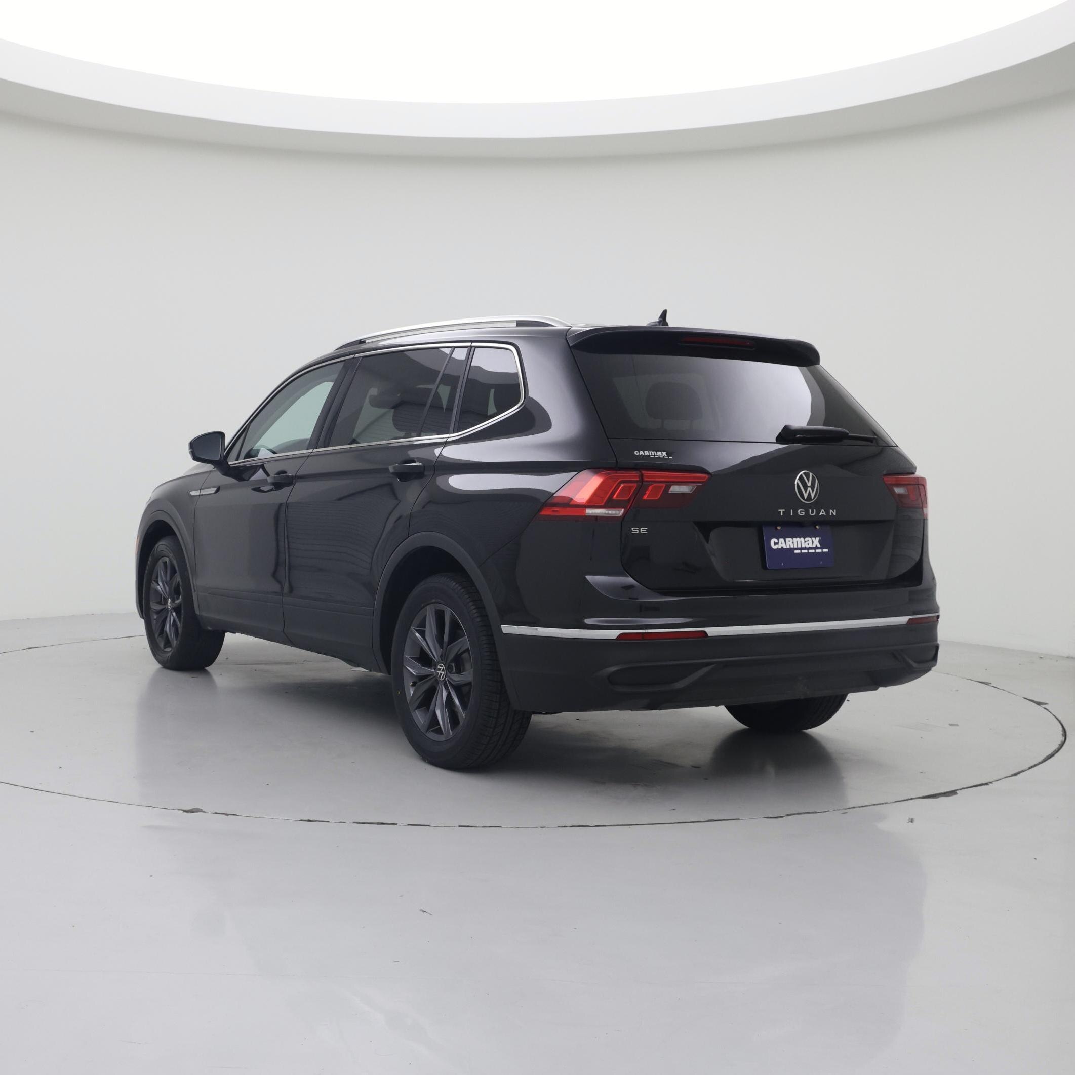 Thumbnail: 2022 Volkswagen Tiguan - 2