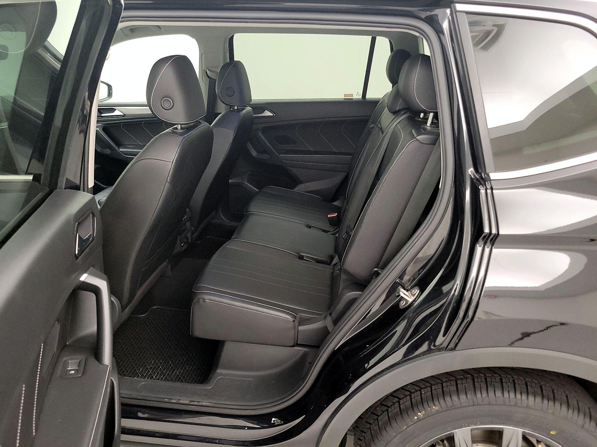 Thumbnail: 2022 Volkswagen Tiguan - 19