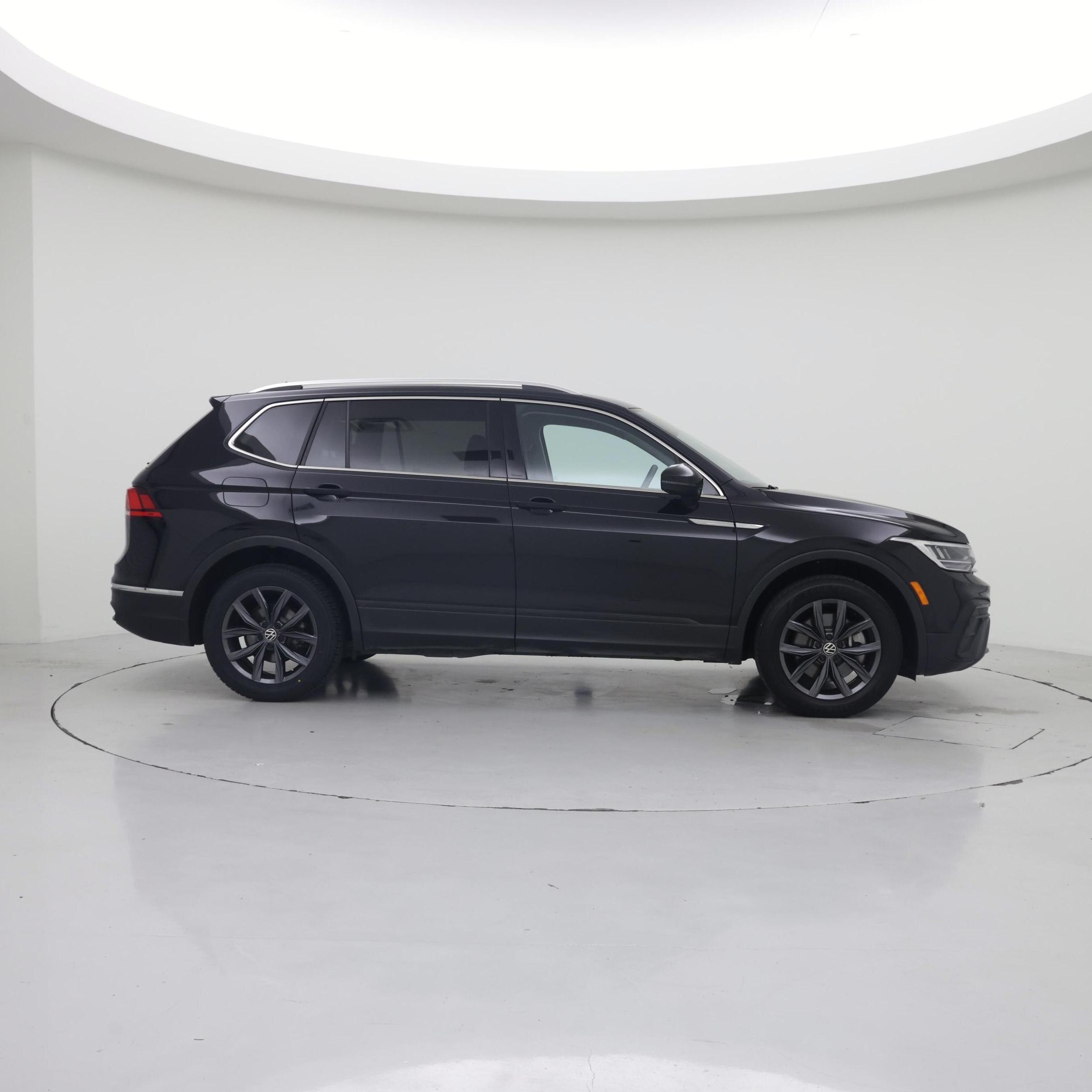 Thumbnail: 2022 Volkswagen Tiguan - 7