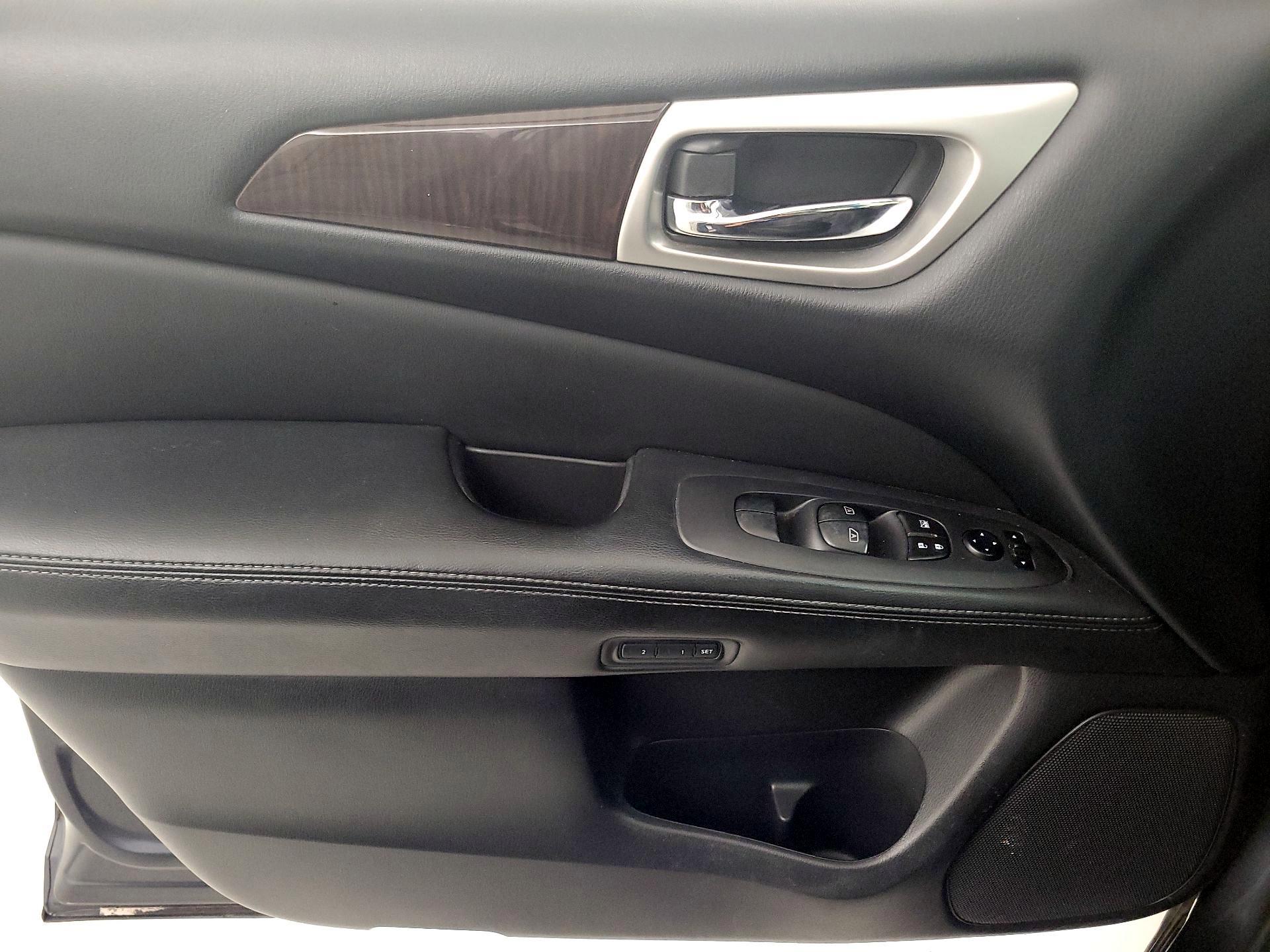 Thumbnail: 2014 Nissan Pathfinder - 12