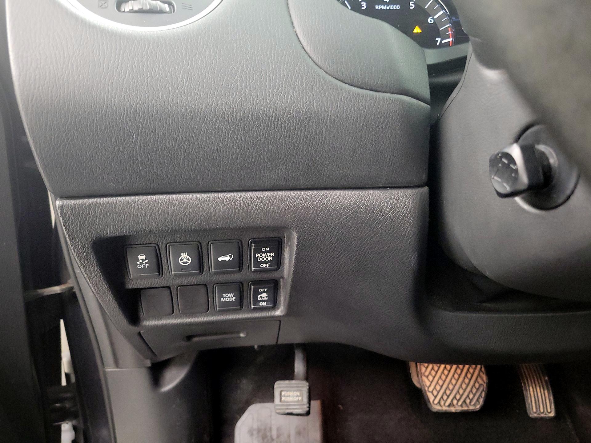 Thumbnail: 2014 Nissan Pathfinder - 13
