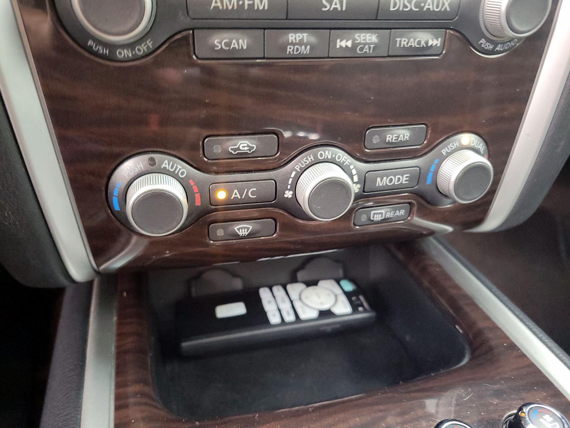 Thumbnail: 2014 Nissan Pathfinder - 17