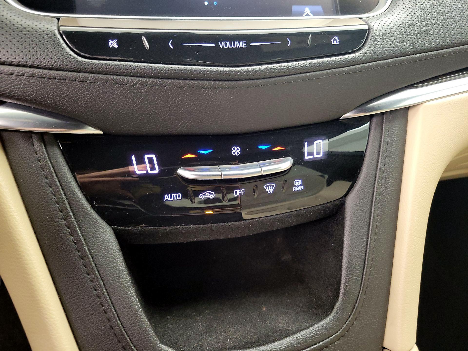 Thumbnail: 2019 Cadillac XT5 - 16