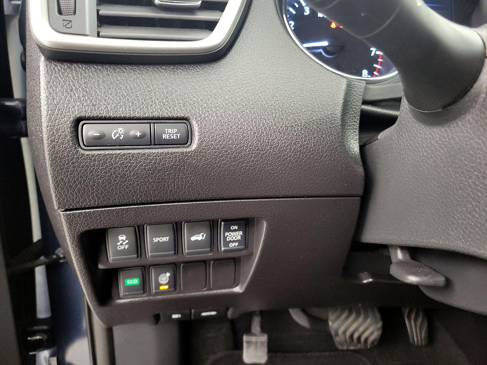 Thumbnail: 2015 Nissan Rogue - 13