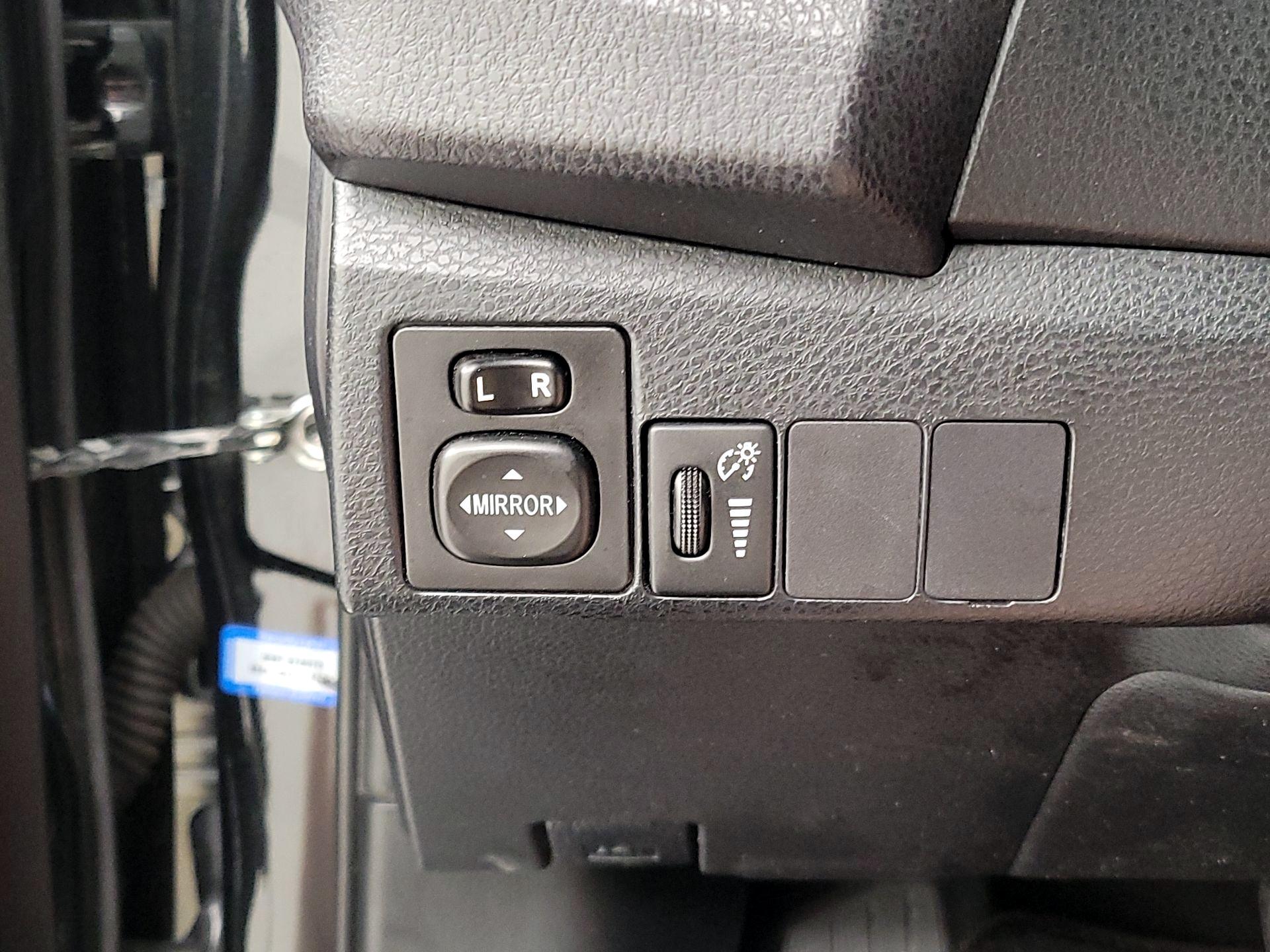 Thumbnail: 2014 Toyota Corolla - 13