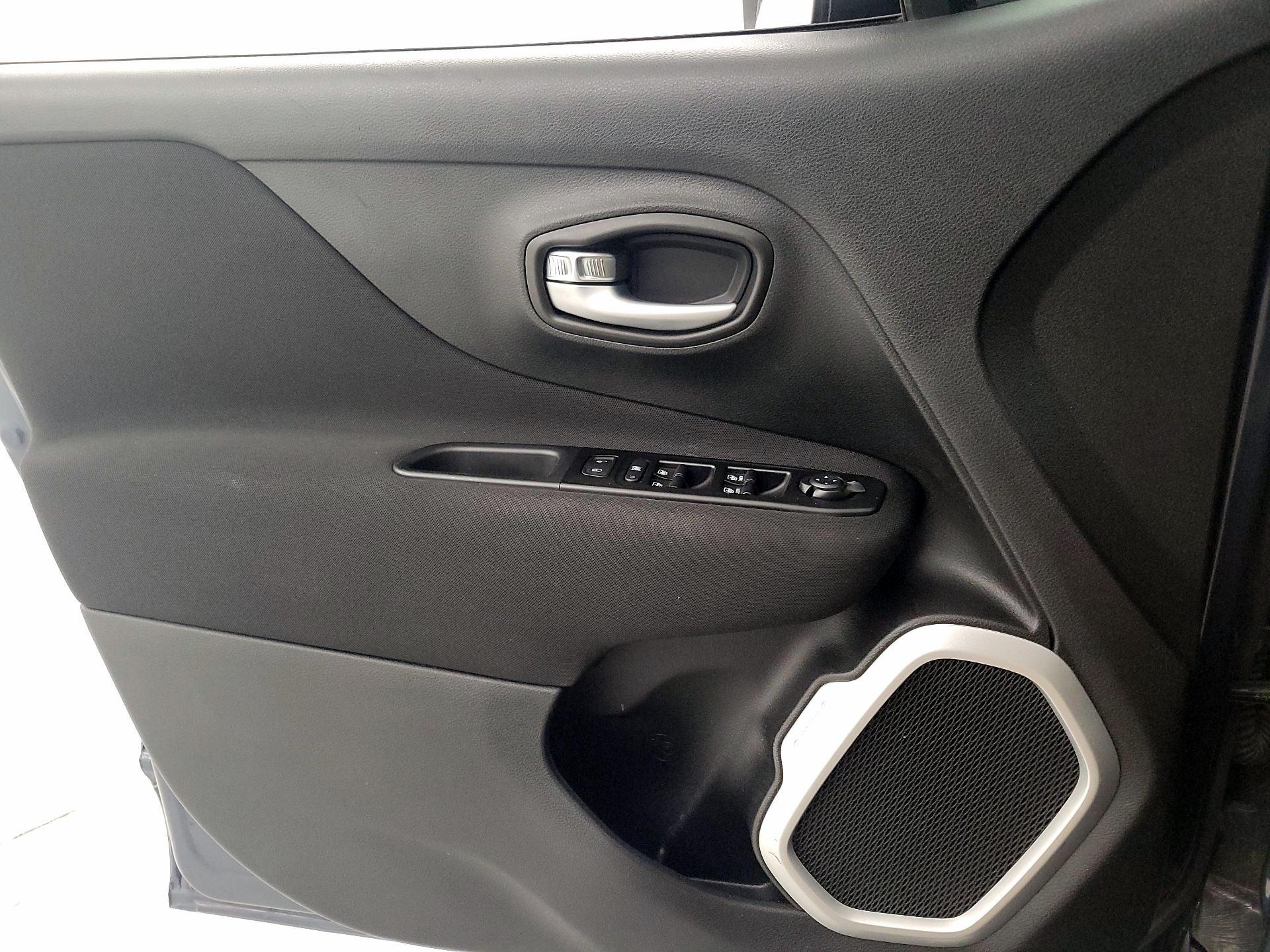 Thumbnail: 2020 Jeep Renegade - 12