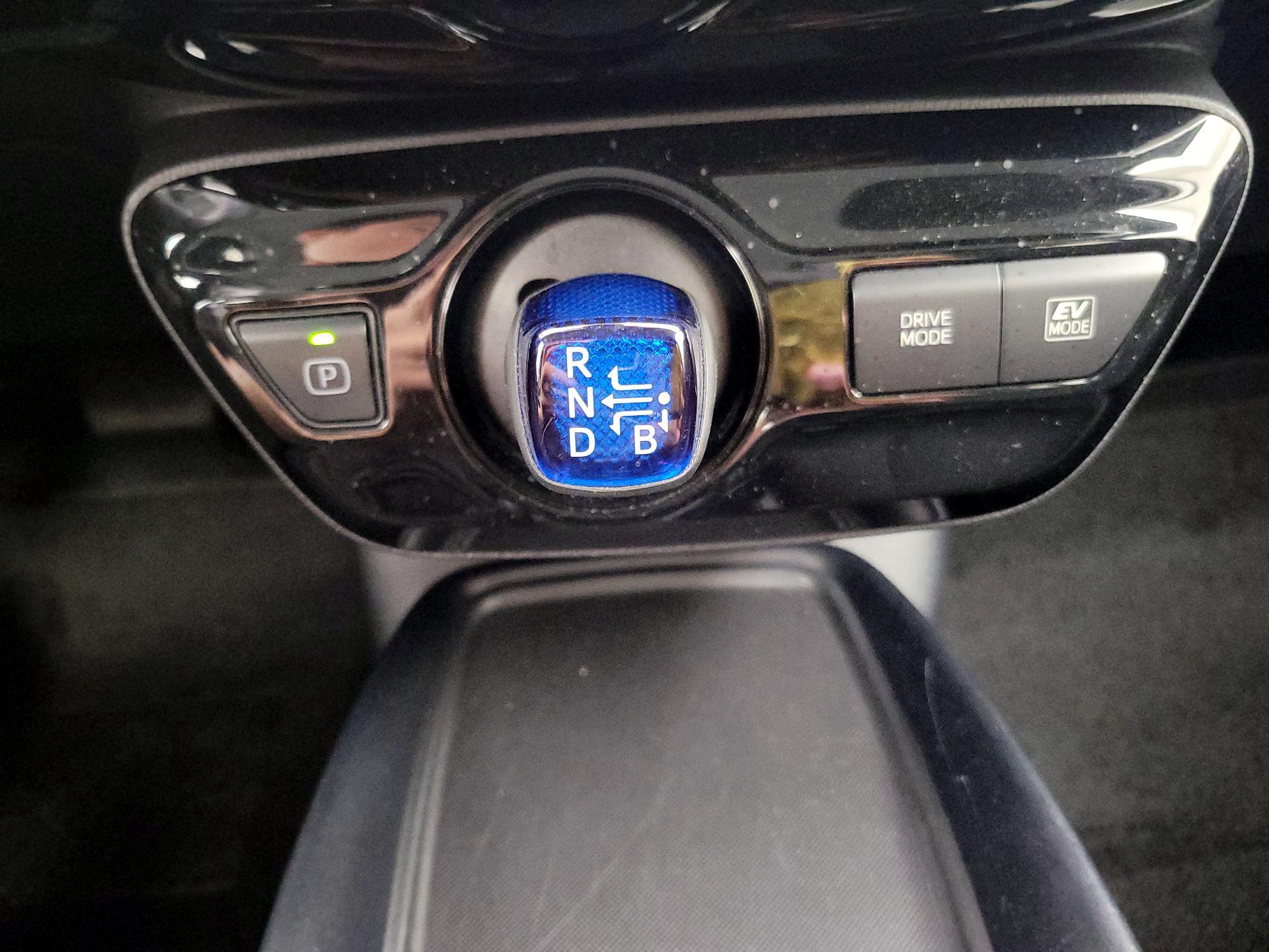 Thumbnail: 2022 Toyota Prius - 17
