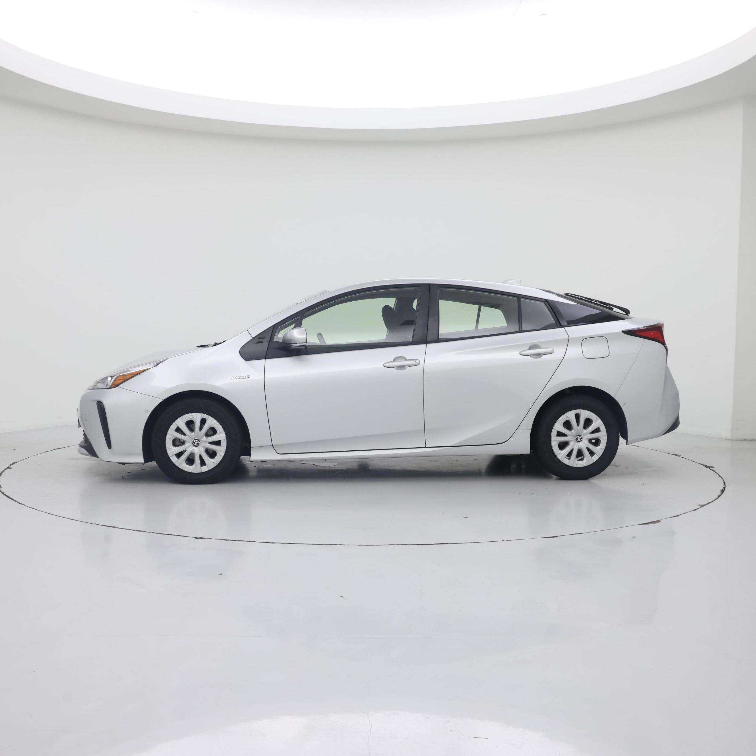 Thumbnail: 2022 Toyota Prius - 3