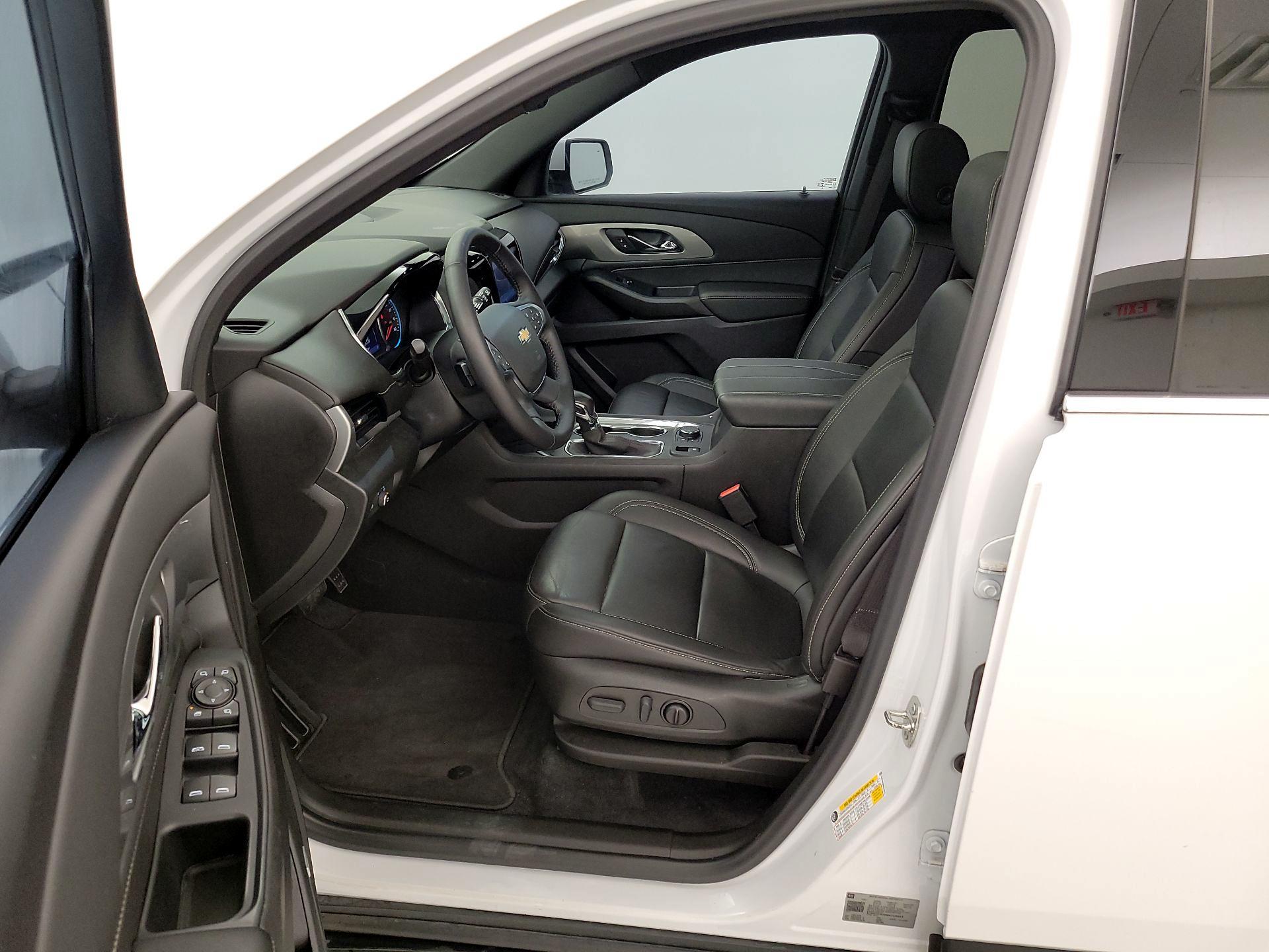 Thumbnail: 2022 Chevrolet Traverse - 11