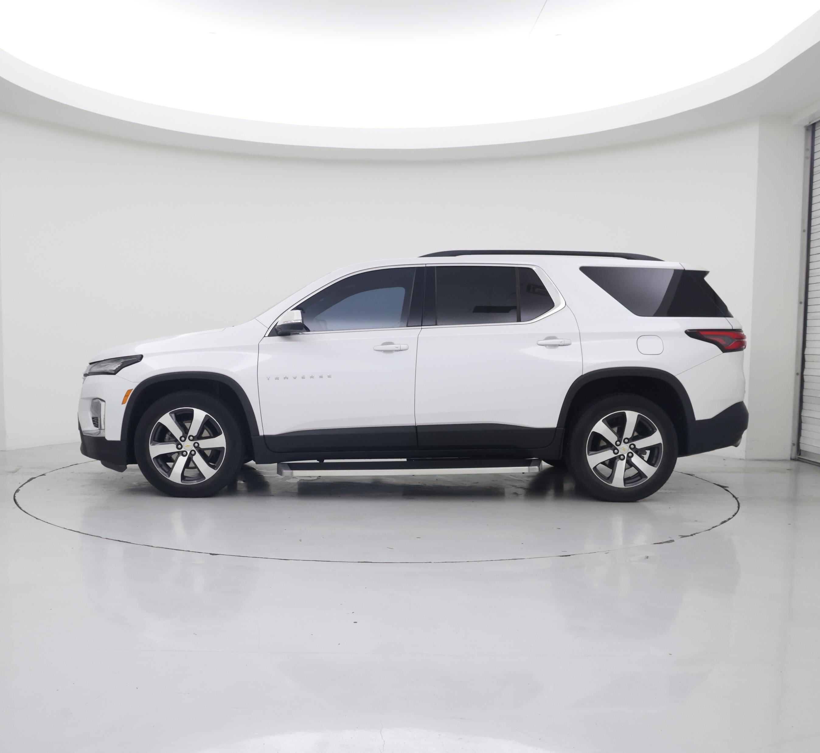 Thumbnail: 2022 Chevrolet Traverse - 3