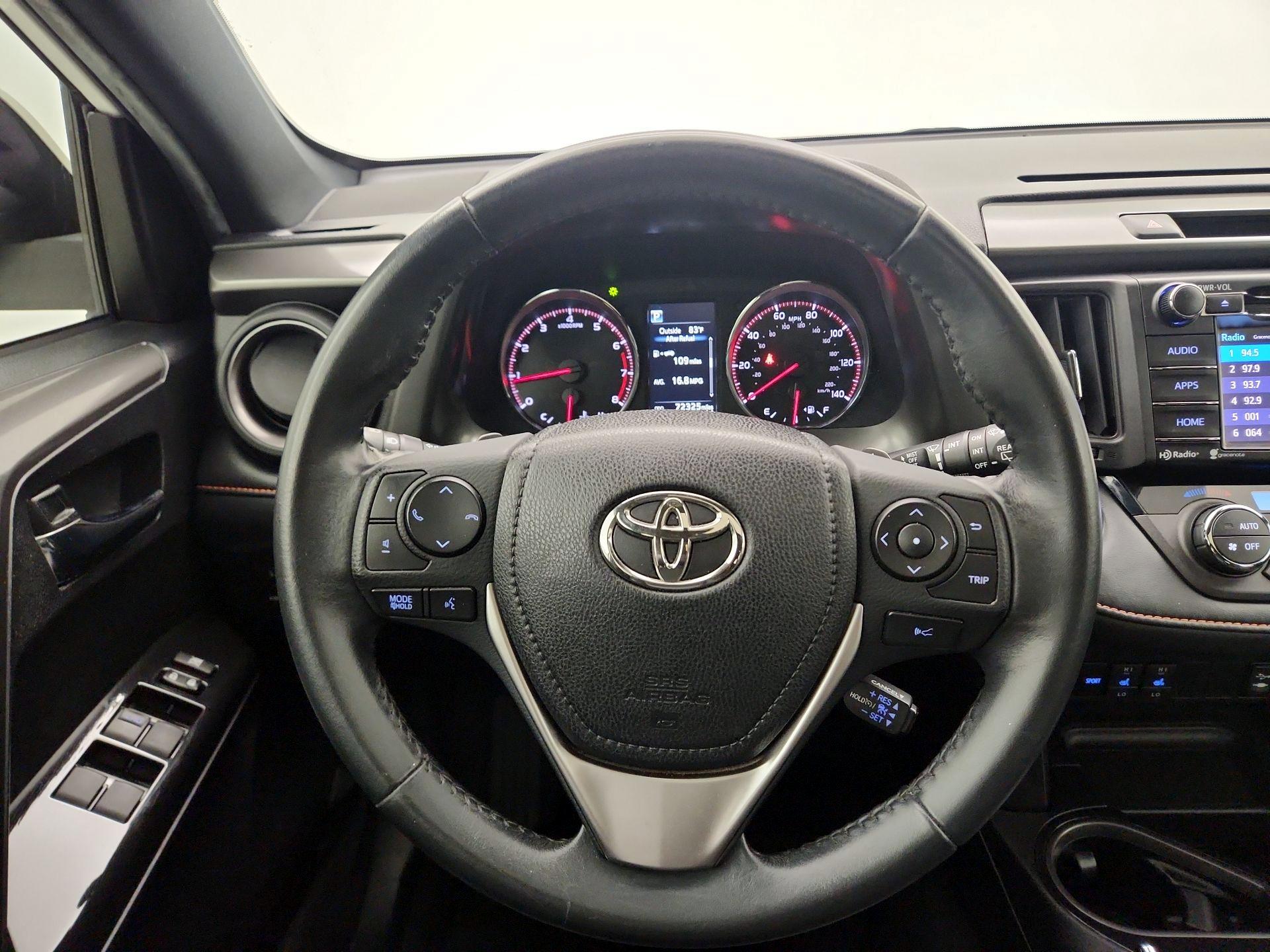 Thumbnail: 2018 Toyota RAV4 - 10