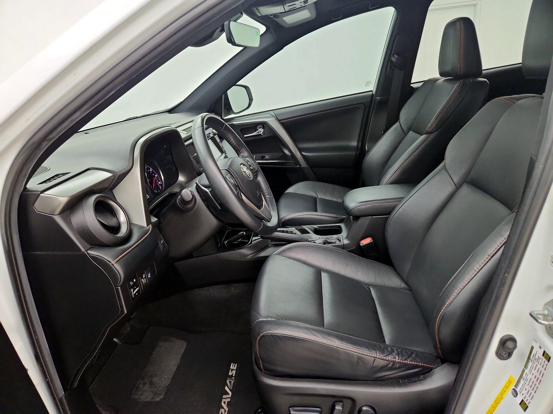 Thumbnail: 2018 Toyota RAV4 - 11