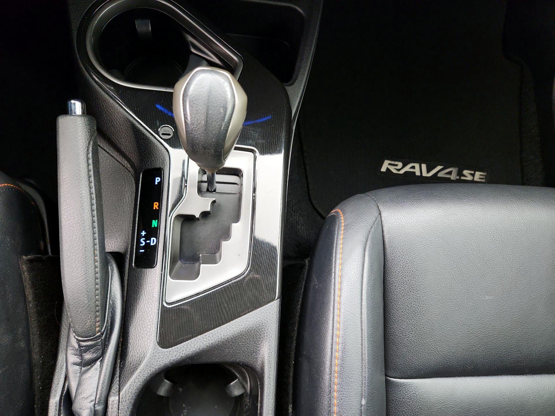 Thumbnail: 2018 Toyota RAV4 - 17