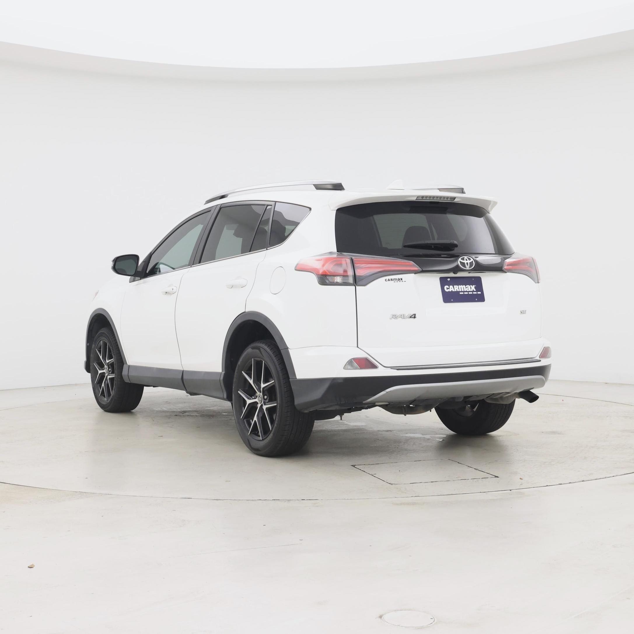 Thumbnail: 2018 Toyota RAV4 - 2