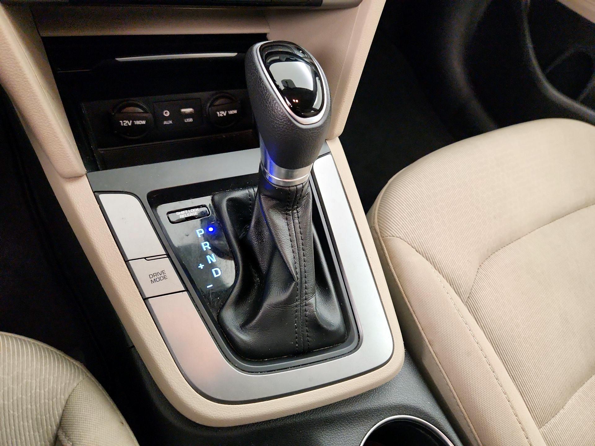 Thumbnail: 2018 Hyundai Elantra - 17