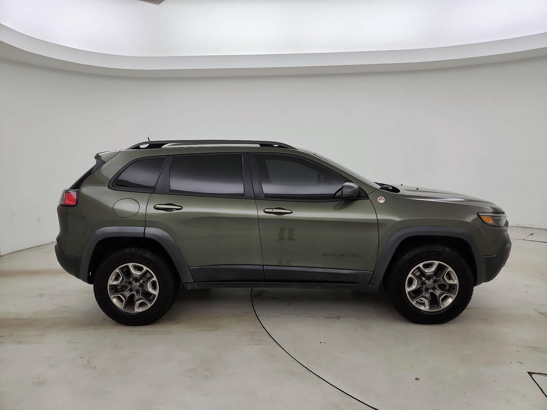 Thumbnail: 2019 Jeep Cherokee - 4