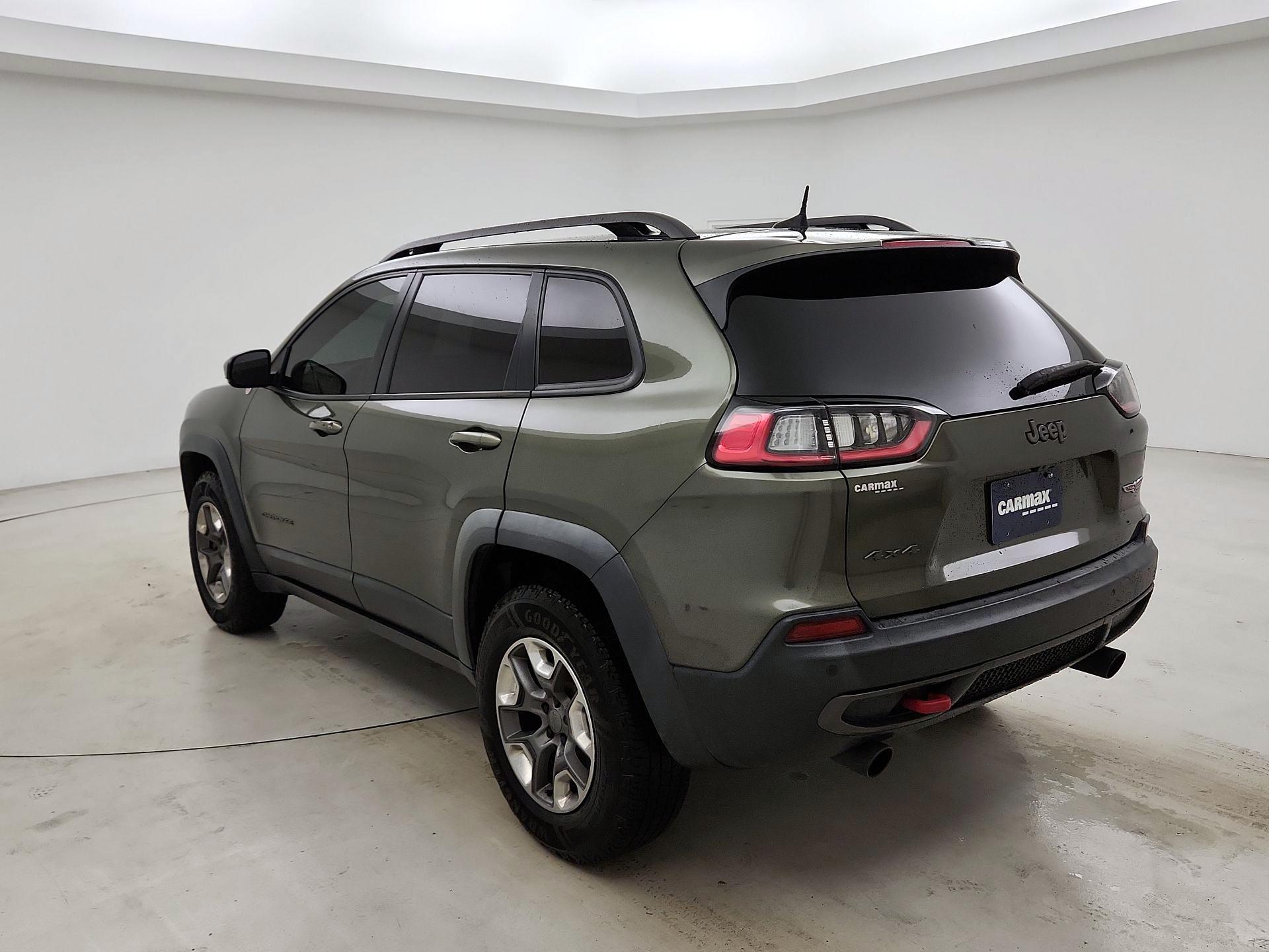 Thumbnail: 2019 Jeep Cherokee - 7