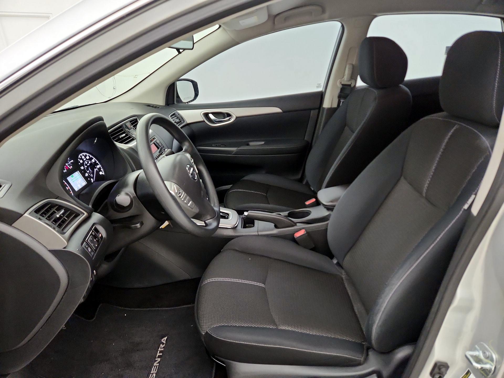 Thumbnail: 2015 Nissan Sentra - 9