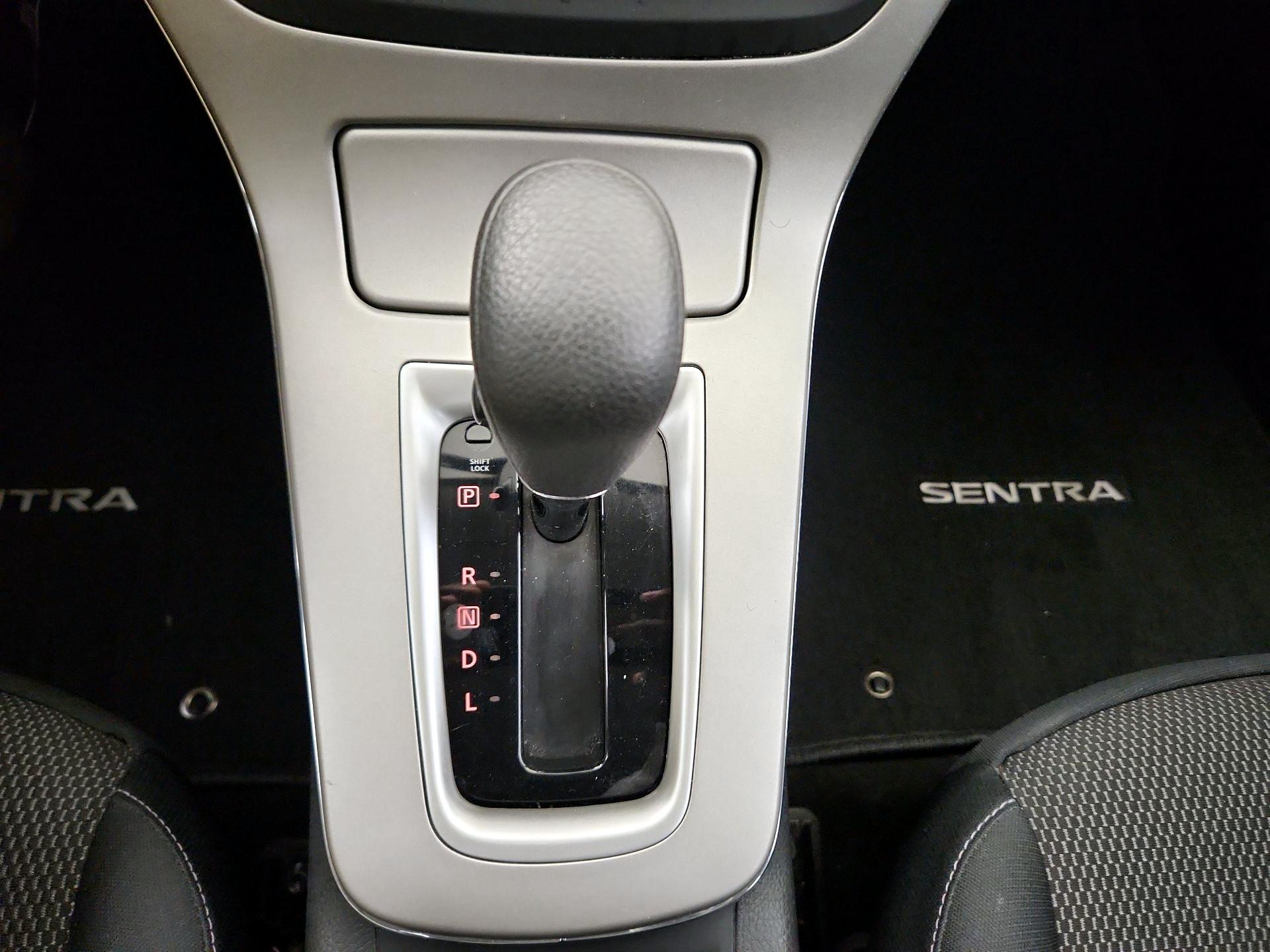 Thumbnail: 2015 Nissan Sentra - 14