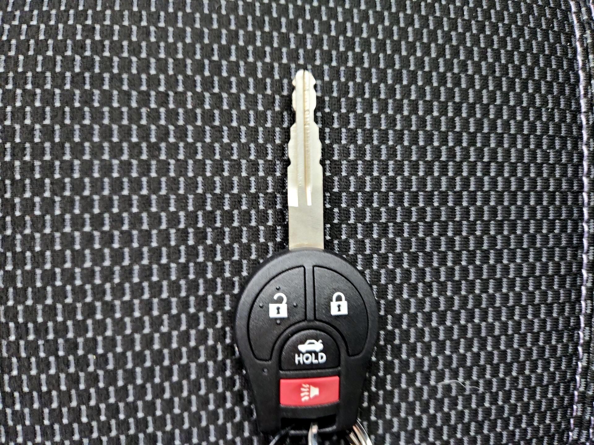 Thumbnail: 2015 Nissan Sentra - 19