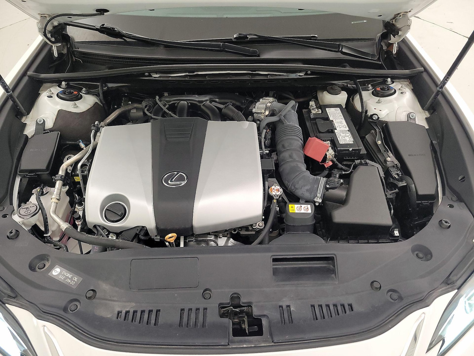 2024 Lexus ES 350 - Photo 23