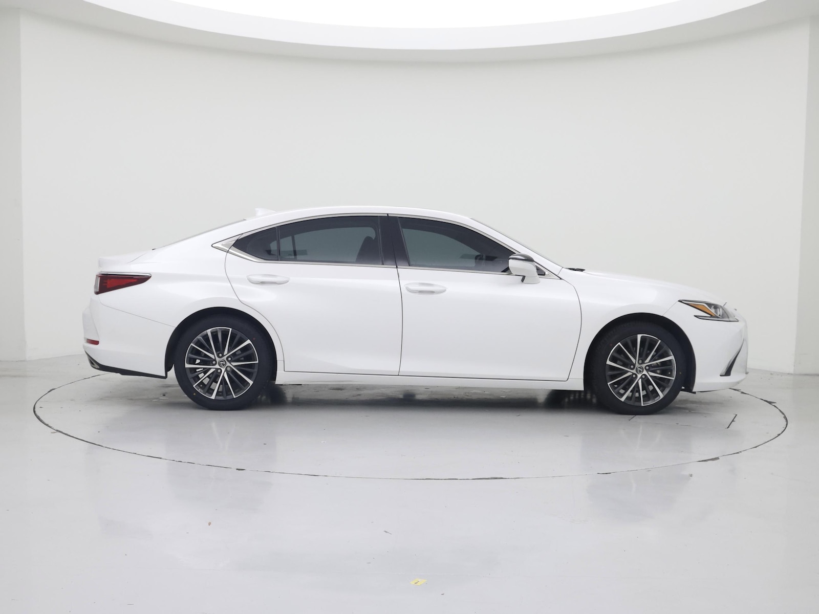 2024 Lexus ES 350 - Photo 8