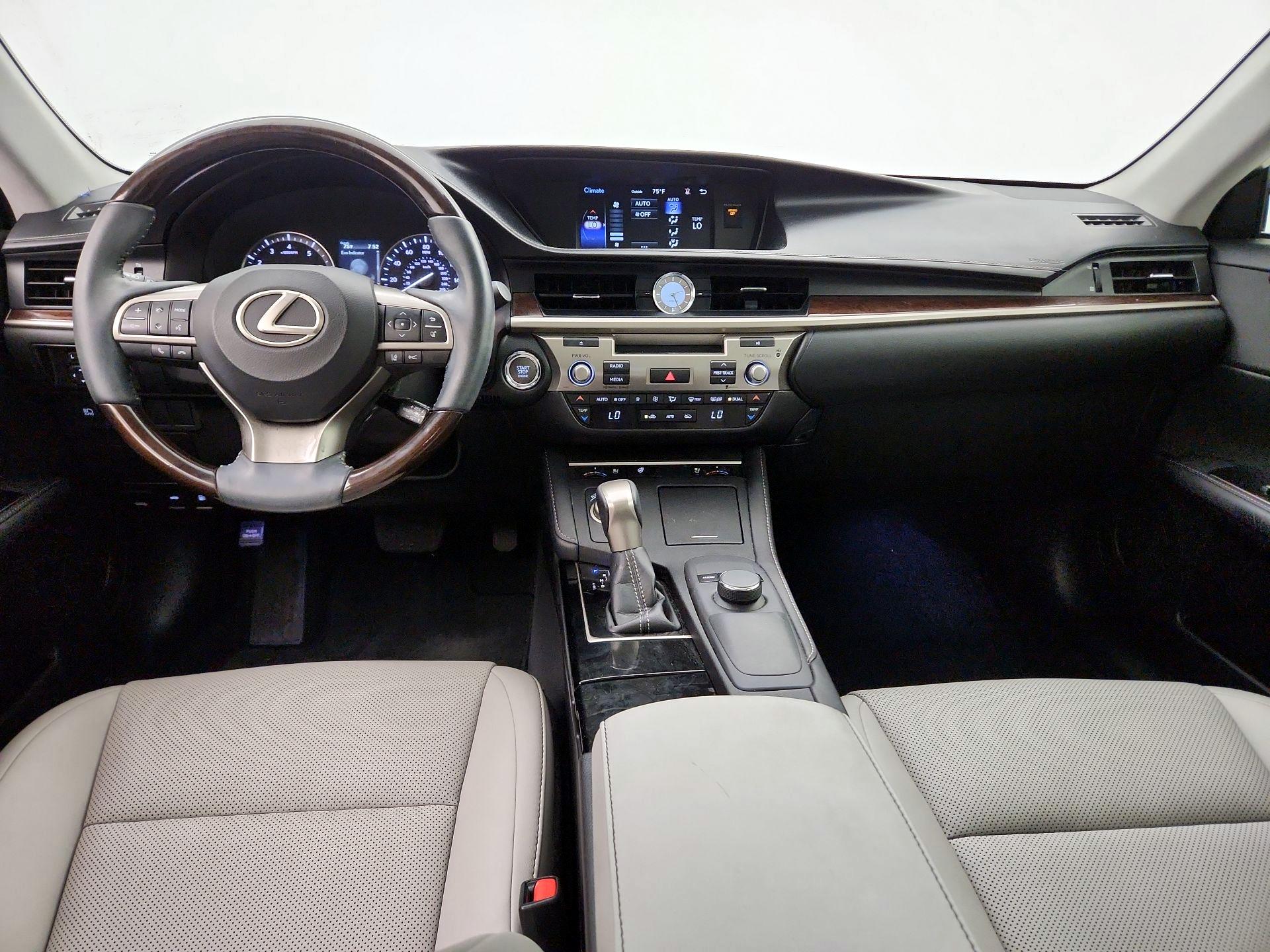 Thumbnail: 2016 Lexus ES - 9